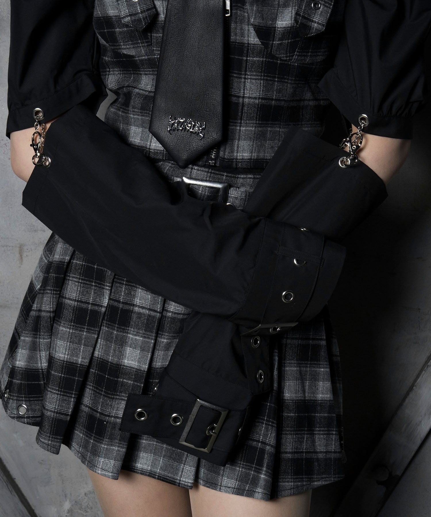 【LAZY SLAY】レザーネクタイシャツ