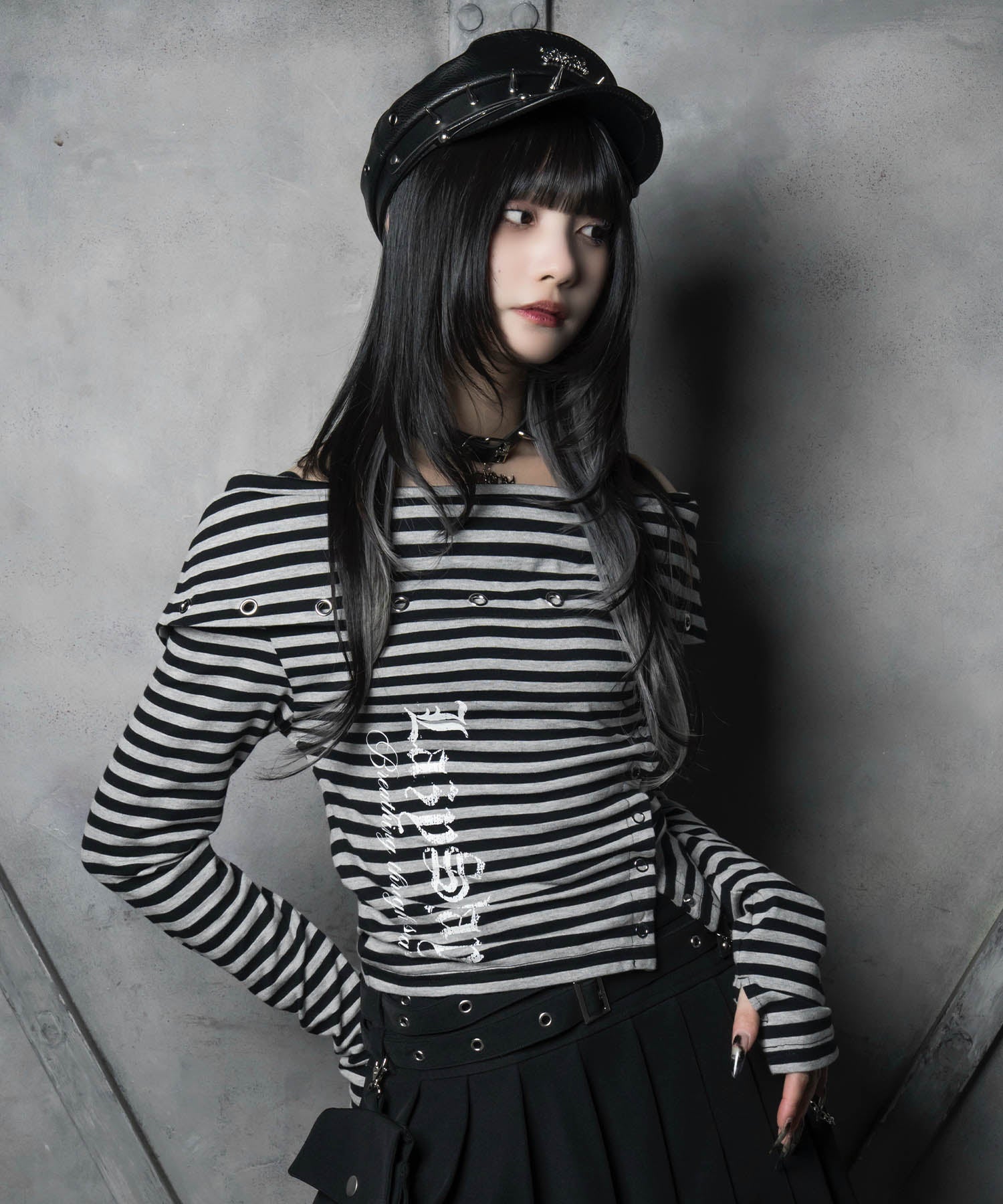 【LAZY SLAY】サイドカットオフショルダー