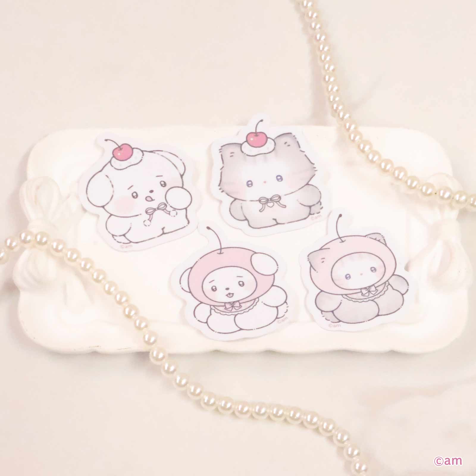 《むむたん×LAFARY》ステッカー