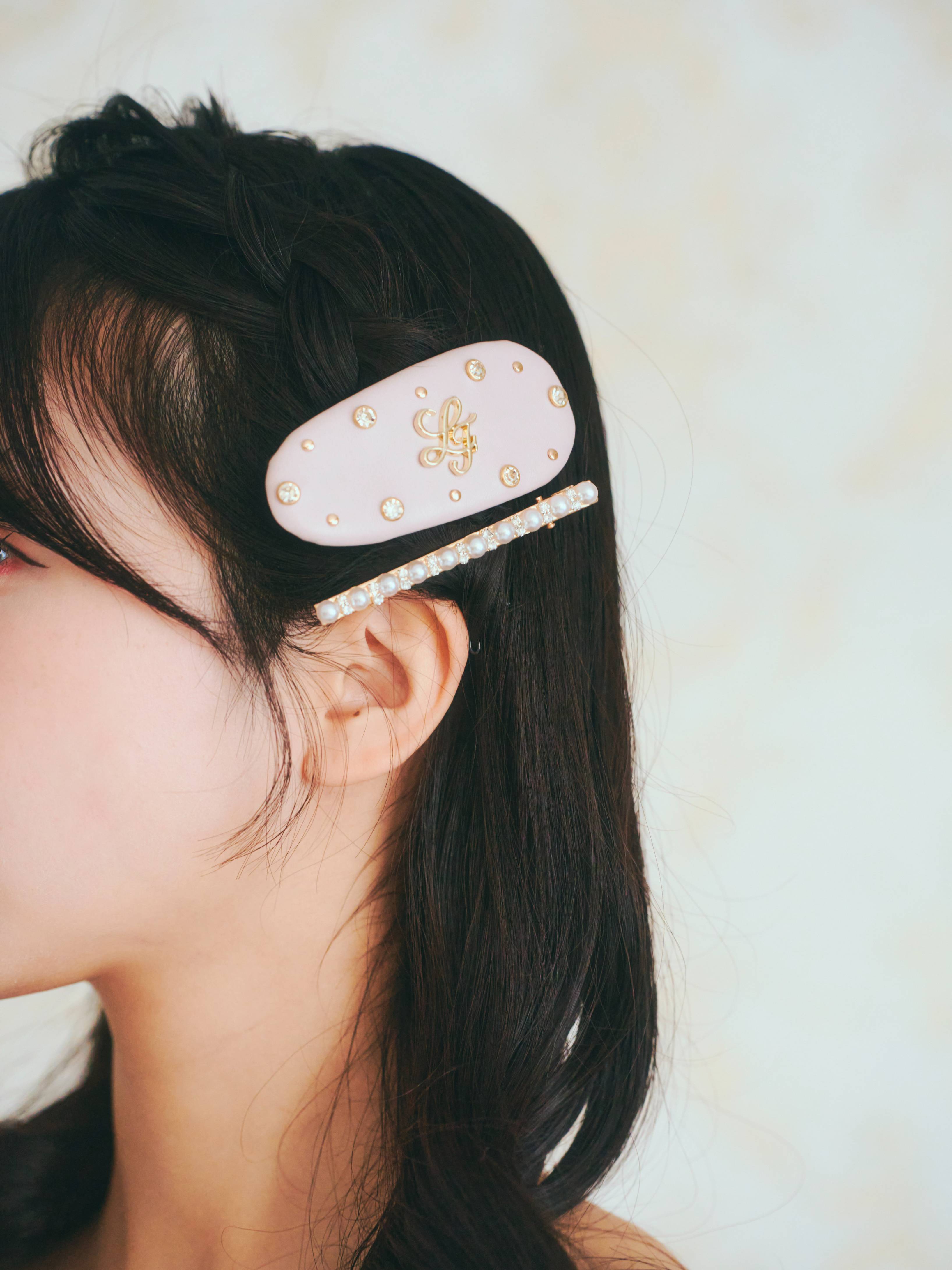 《LAFARY》合皮ロゴヘアピン