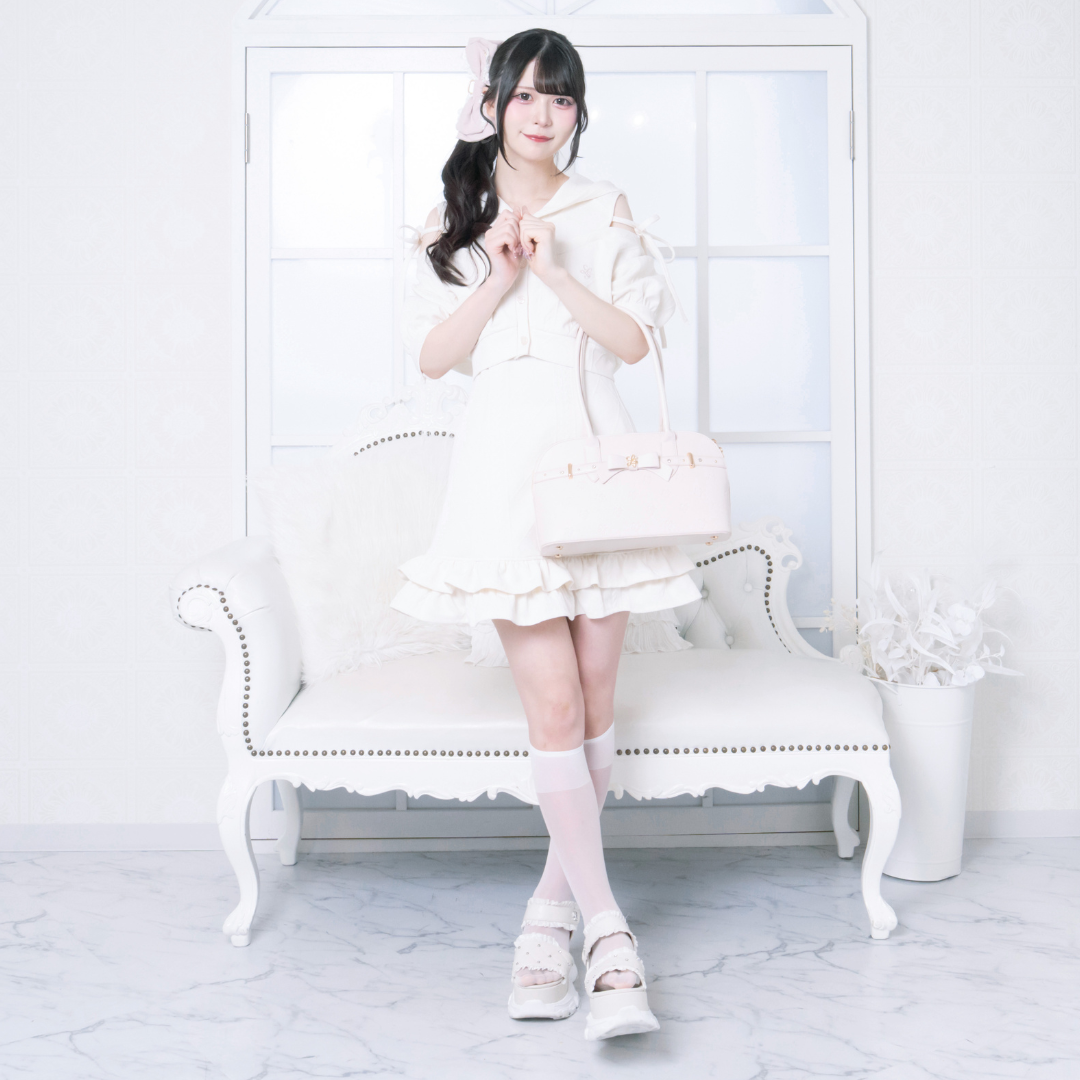《LAFARY closet》ロゴエンボスボストンバッグ