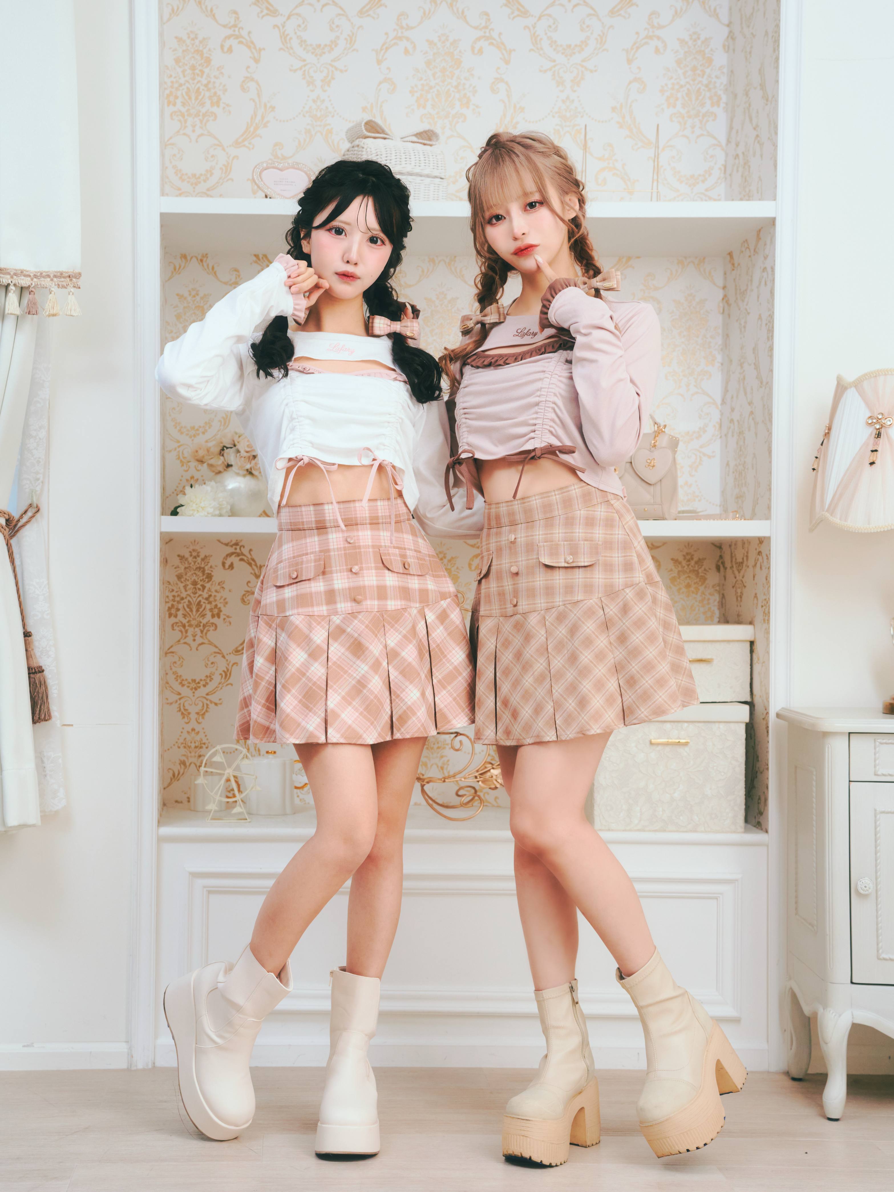 《LAFARY》ドロストリボントップス