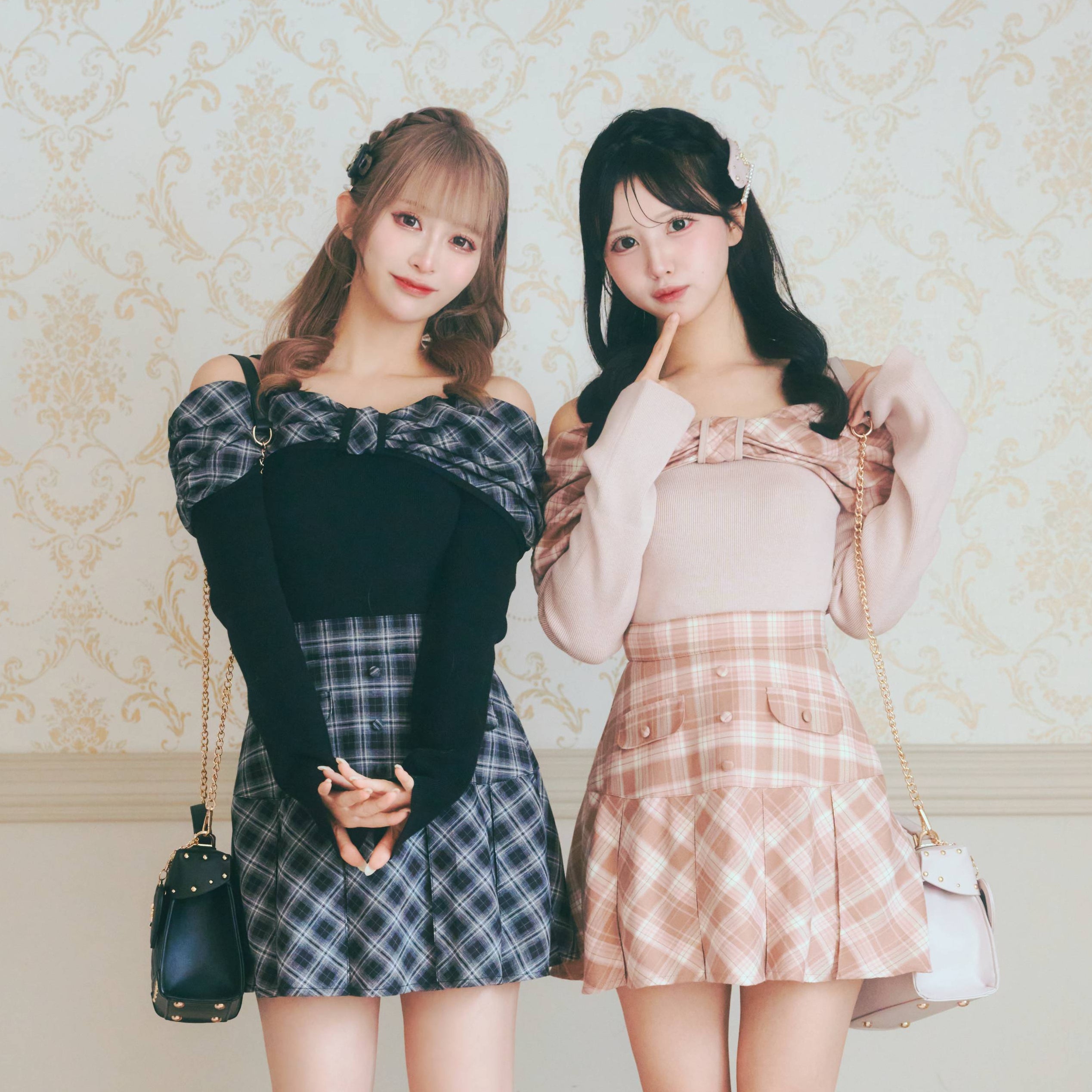 《LAFARY》オフショルチェックニットトップス