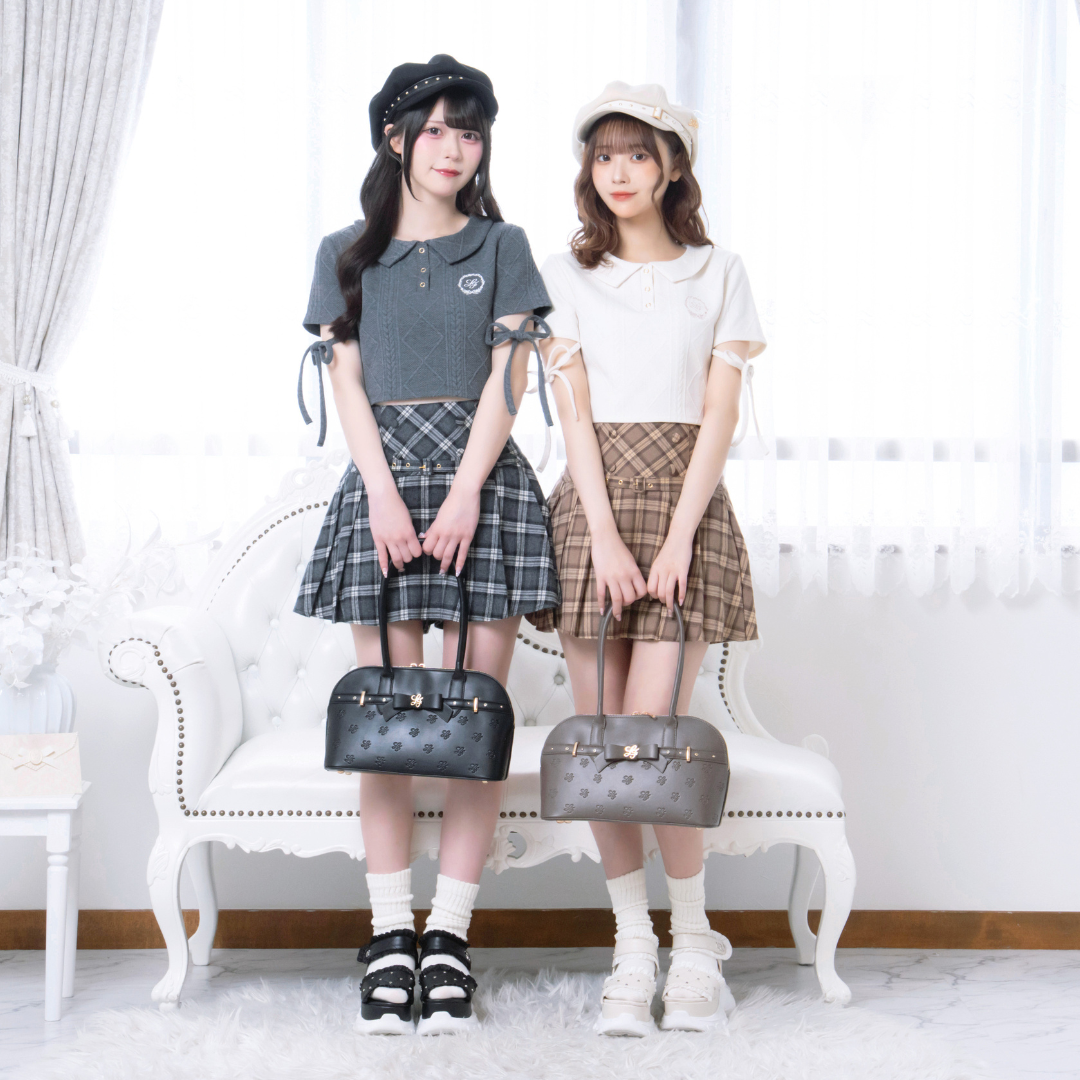 《LAFARY closet》ロゴエンボスボストンバッグ