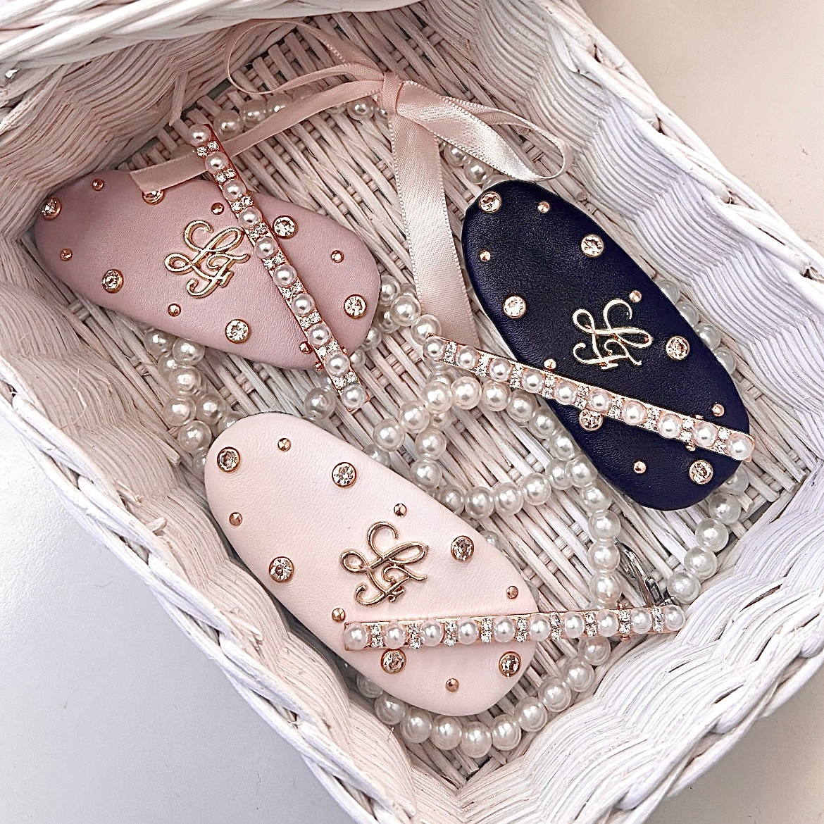 《LAFARY》合皮ロゴヘアピン