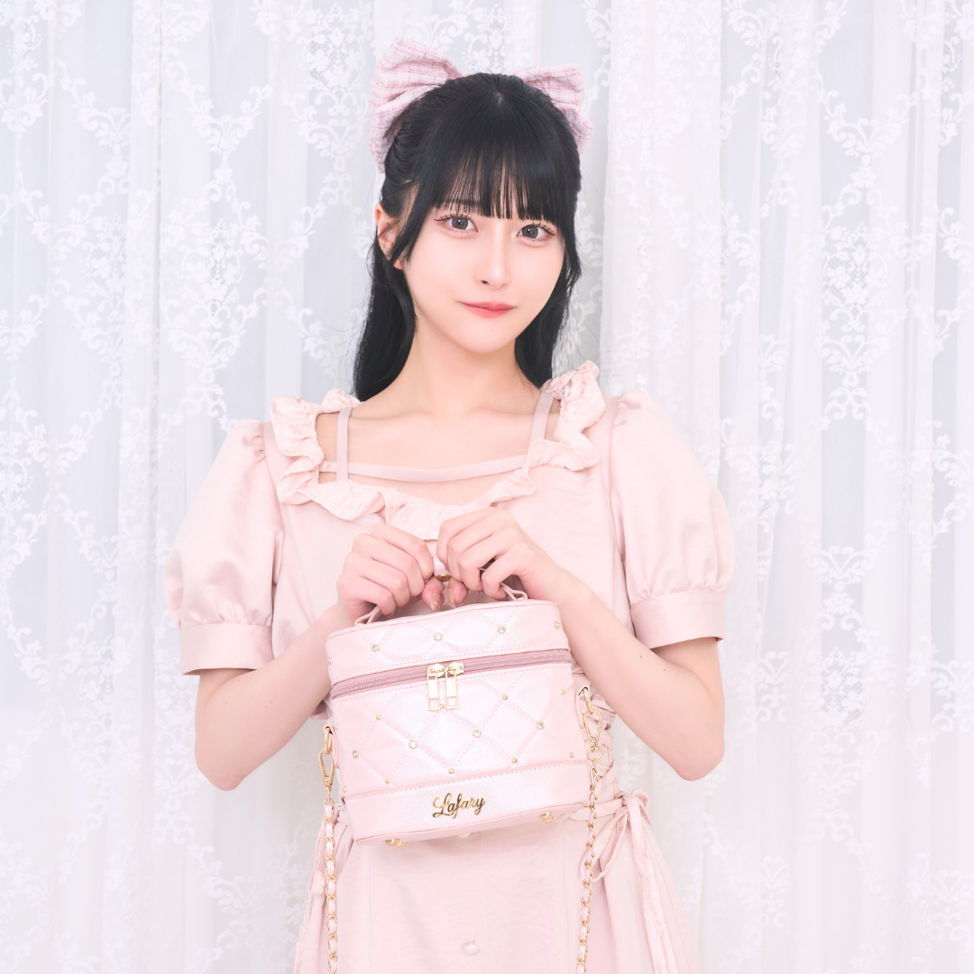 《LAFARY closet》ビジューキルティングバニティバッグ