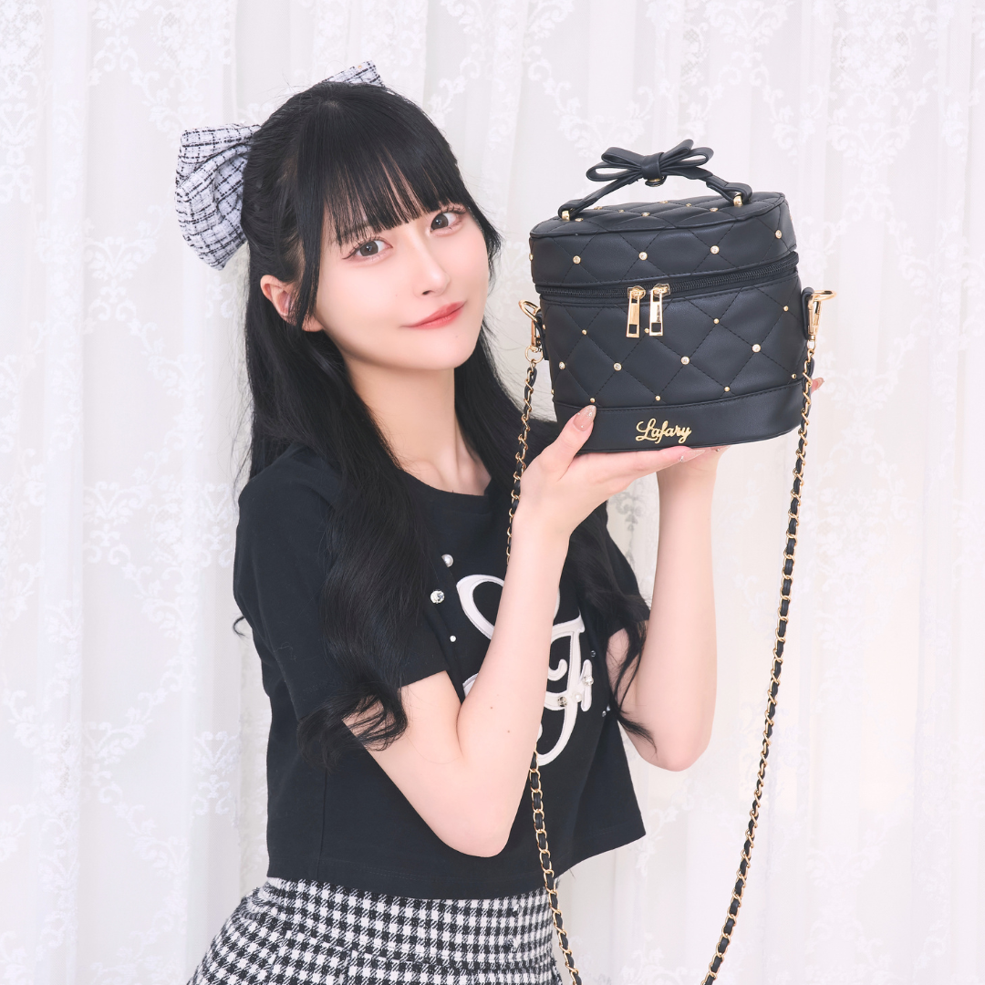《LAFARY closet》ビジューキルティングバニティバッグ