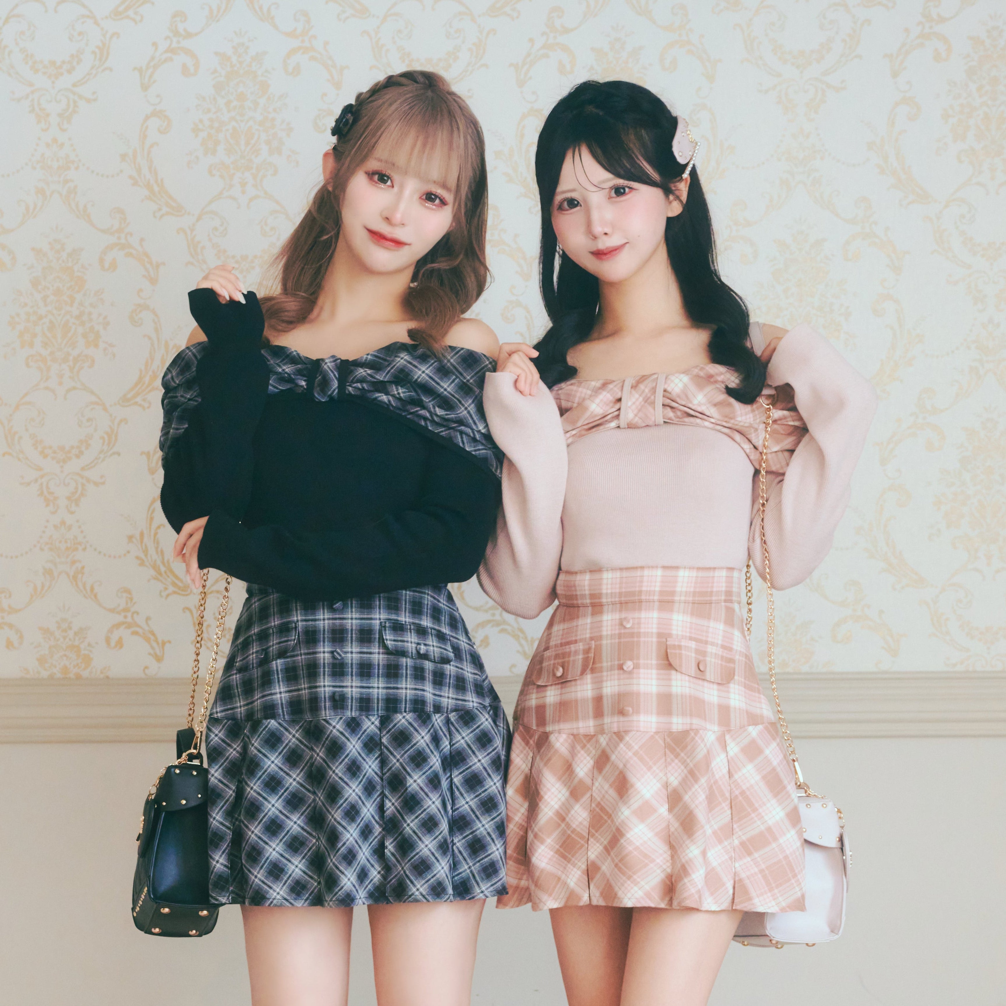 《LAFARY》オフショルチェックニットトップス