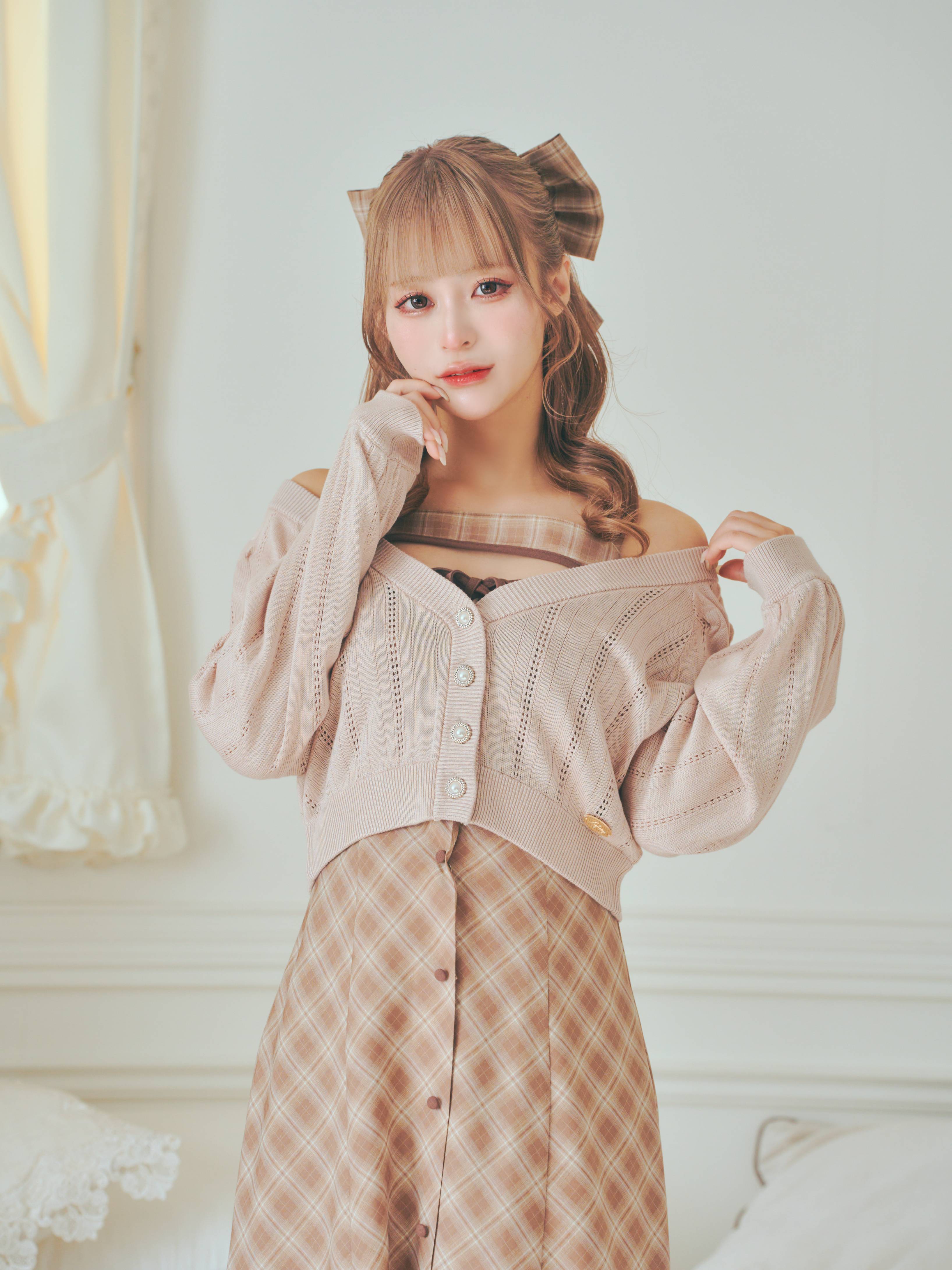 《LAFARY》ロゴプレート付きカーディガン