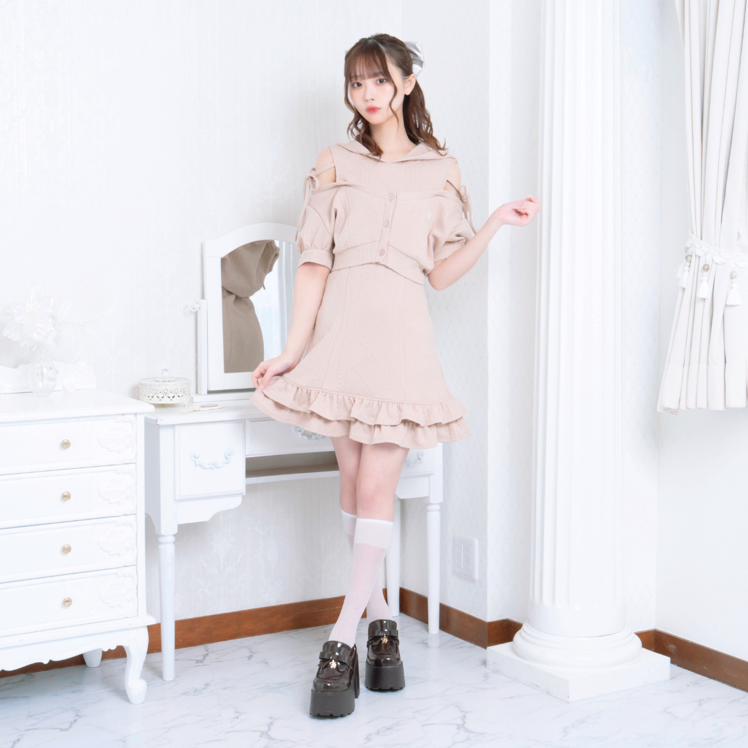 ベージュ:161cm