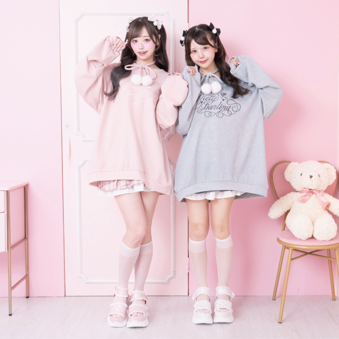 《LAFARY closet》ポンポンロゴプルオーバー