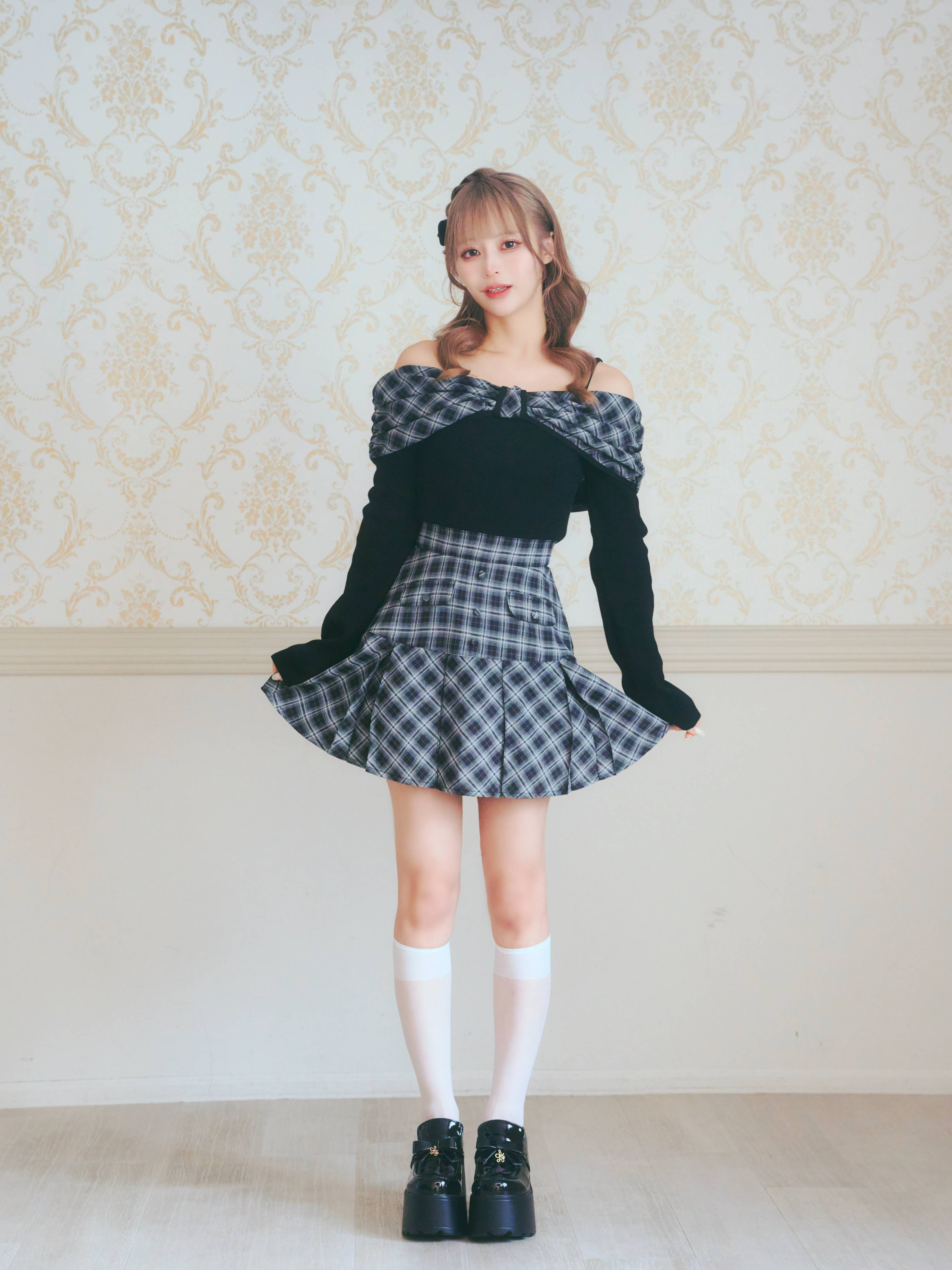 《LAFARY》フラップチェックプリーツスカート