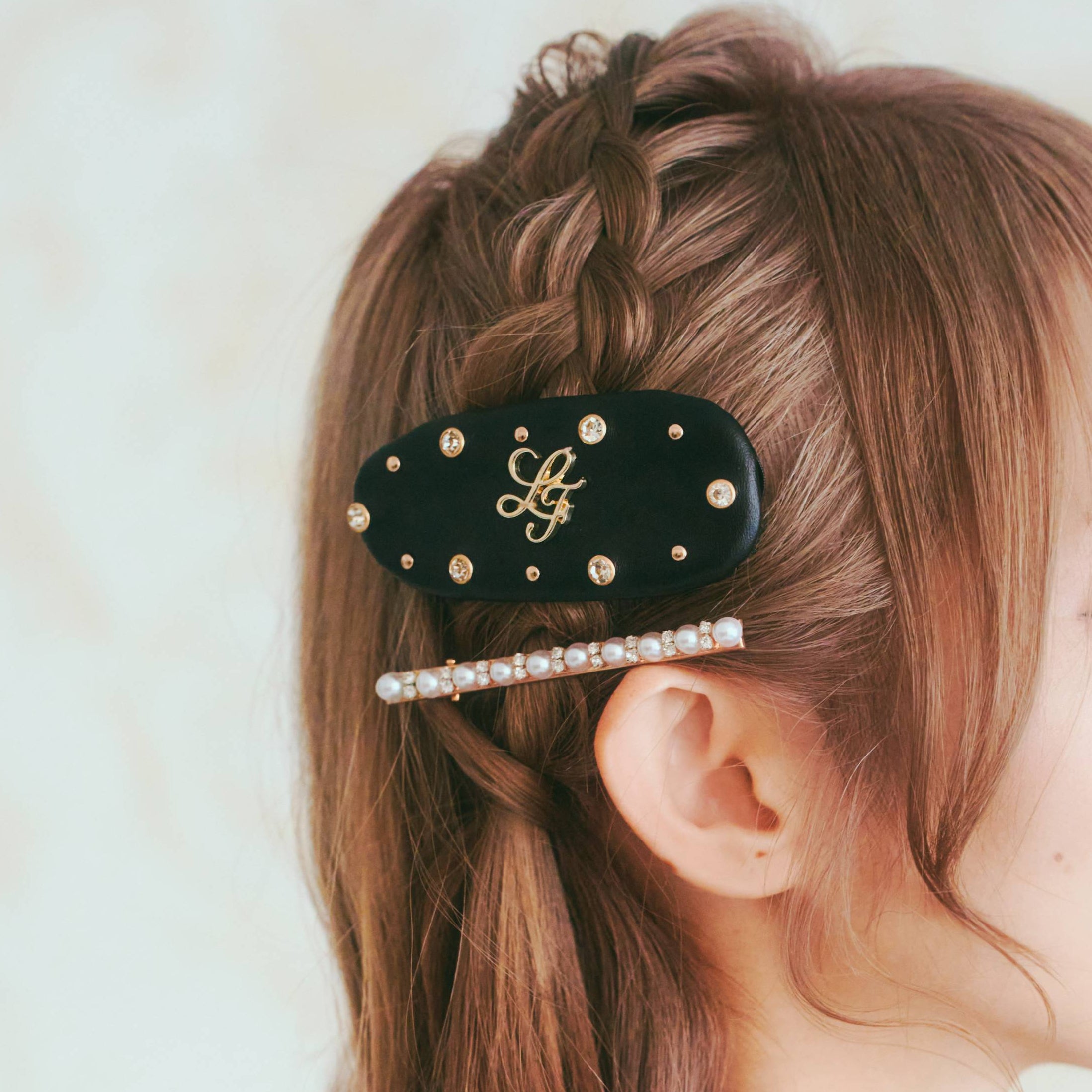 《LAFARY》合皮ロゴヘアピン