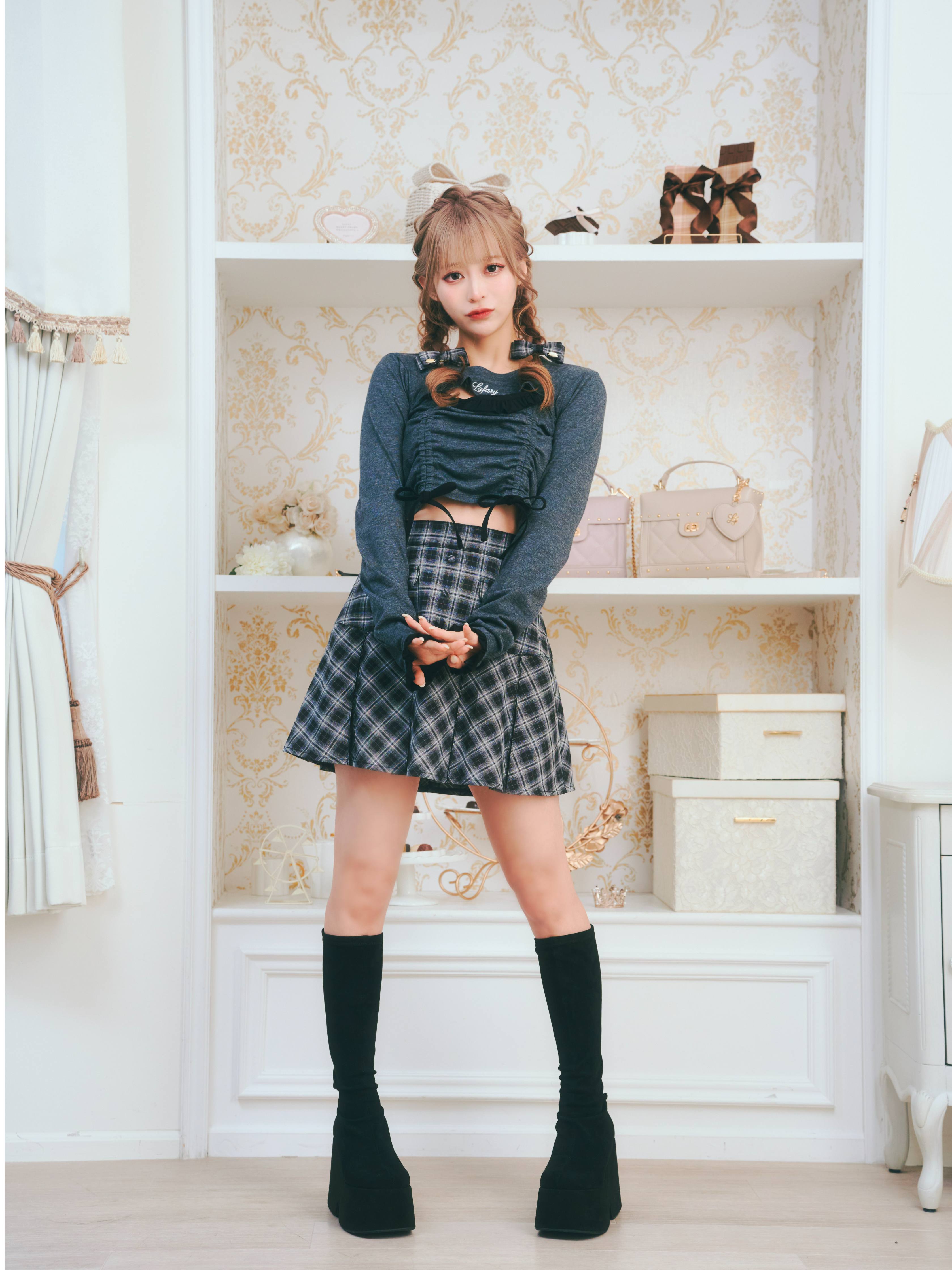 《LAFARY》ドロストリボントップス