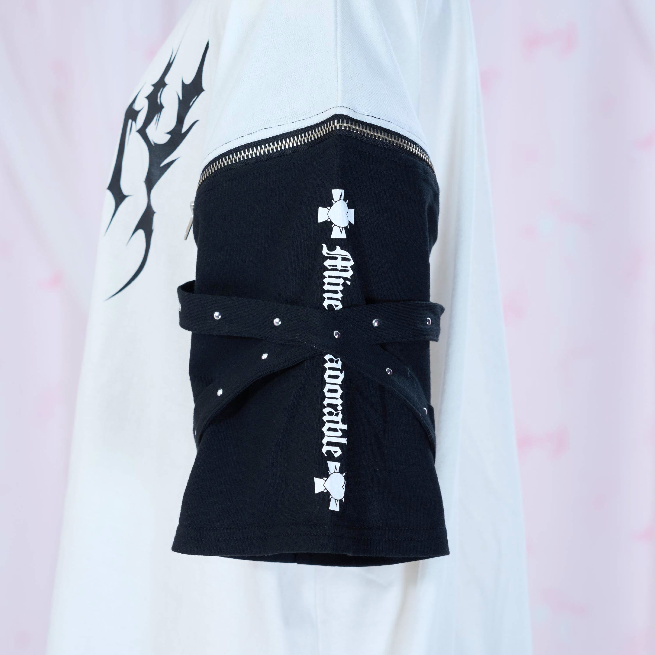 《mine》BrattYジップTシャツ
