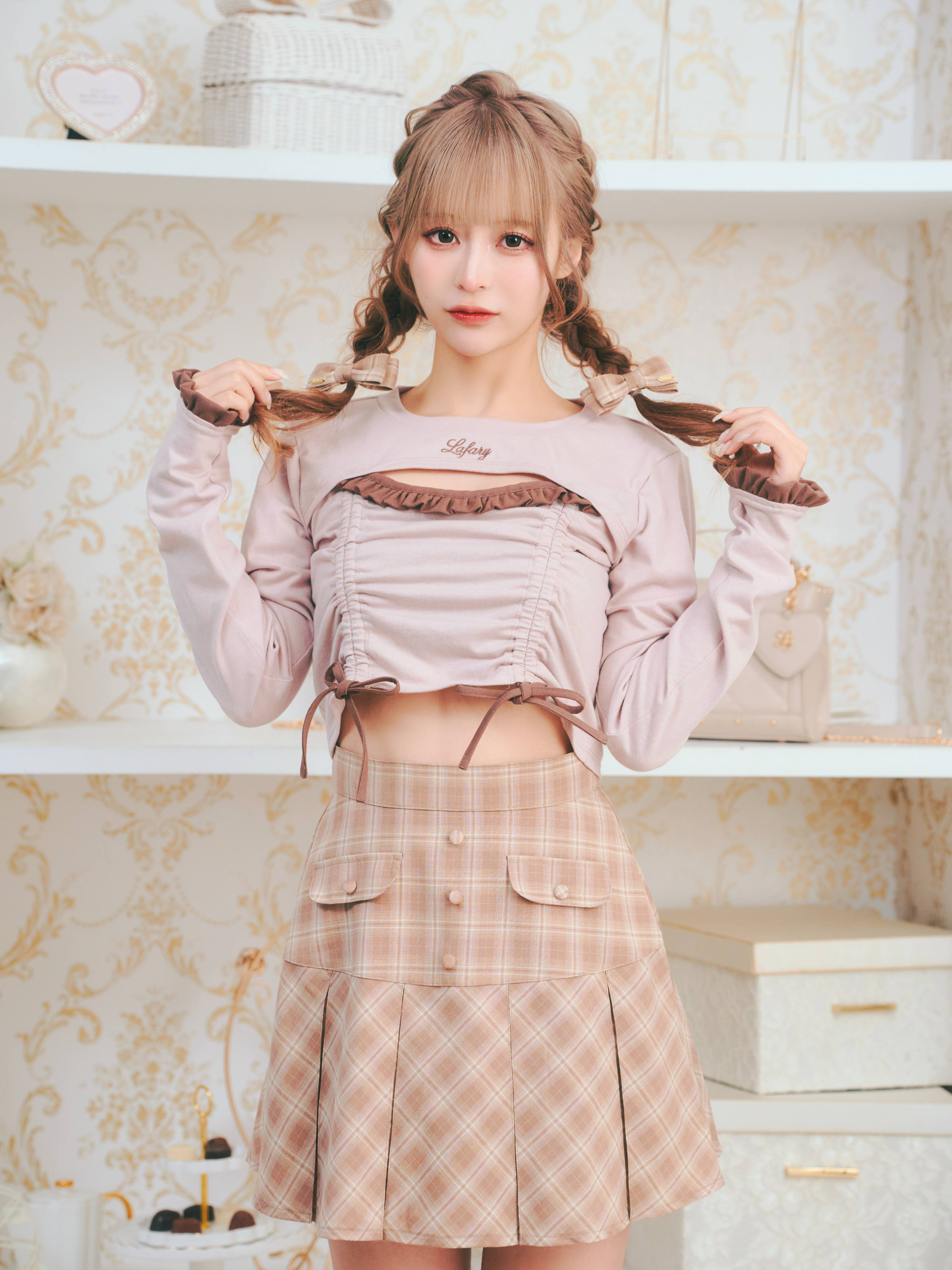 《LAFARY》ドロストリボントップス