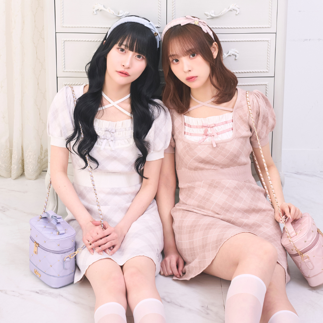 ホワイト:159cm/ピンクベージュ:161cm