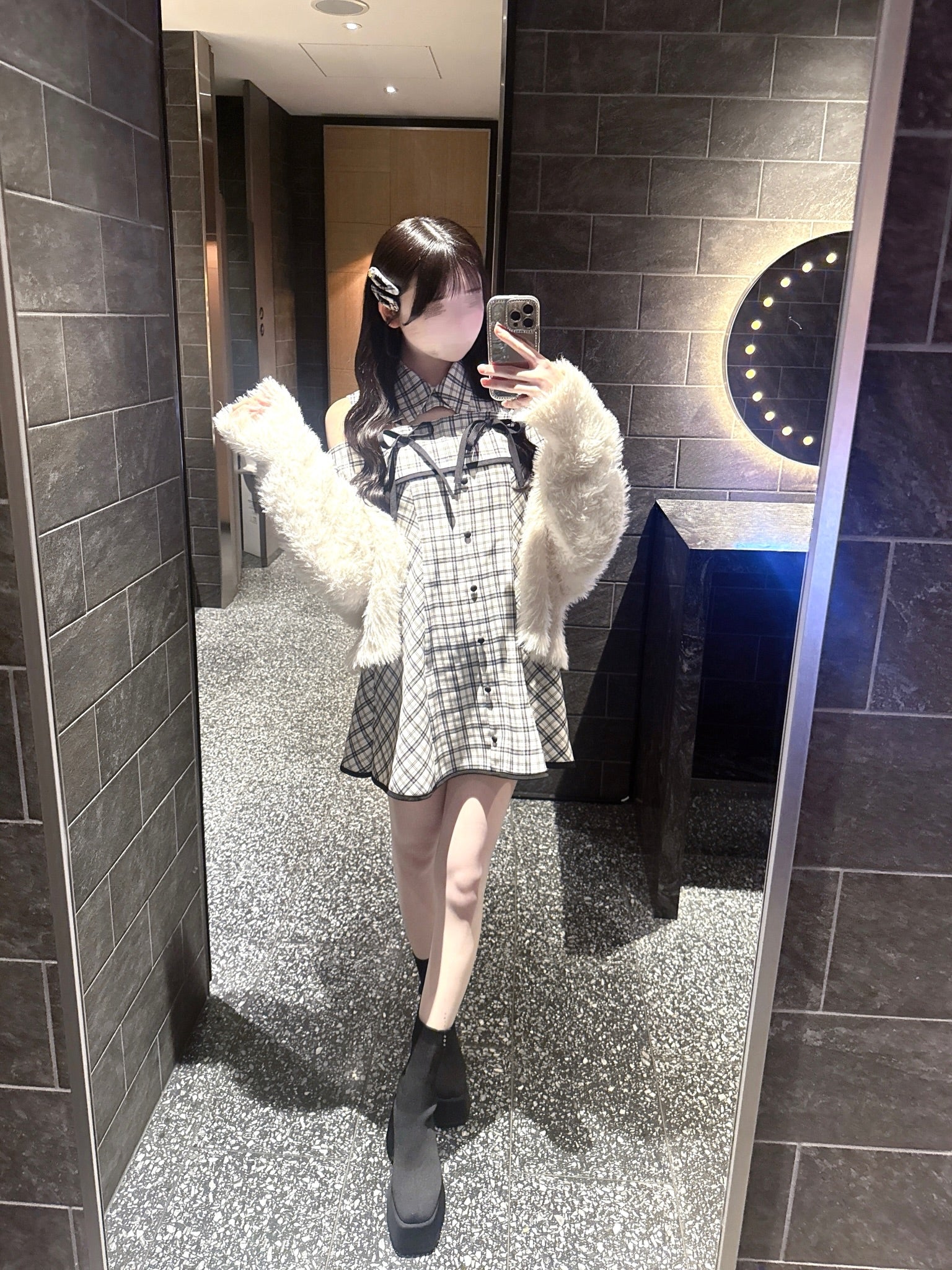 《LAFARY closet》デコルテ開きフレアワンピース
