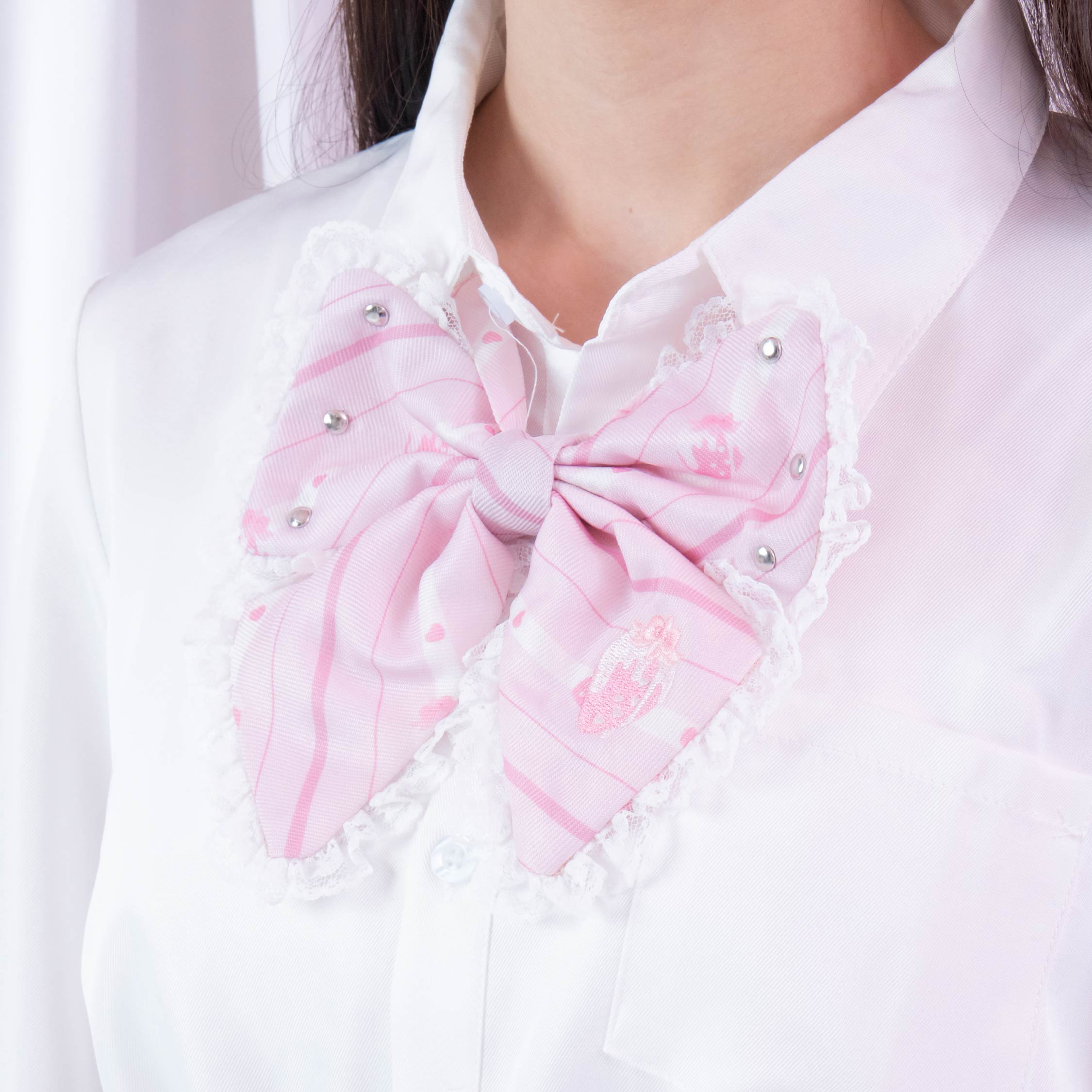 《ビビちゃん×mine》いちご刺繍リボンタイ