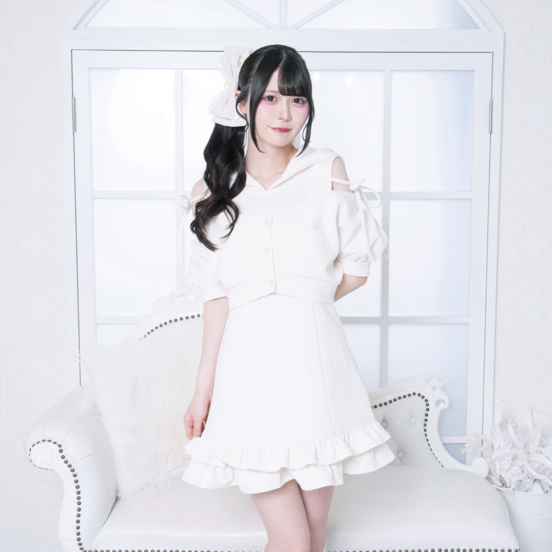 《LAFARY closet》エンブレムロゴパーカーワンピ