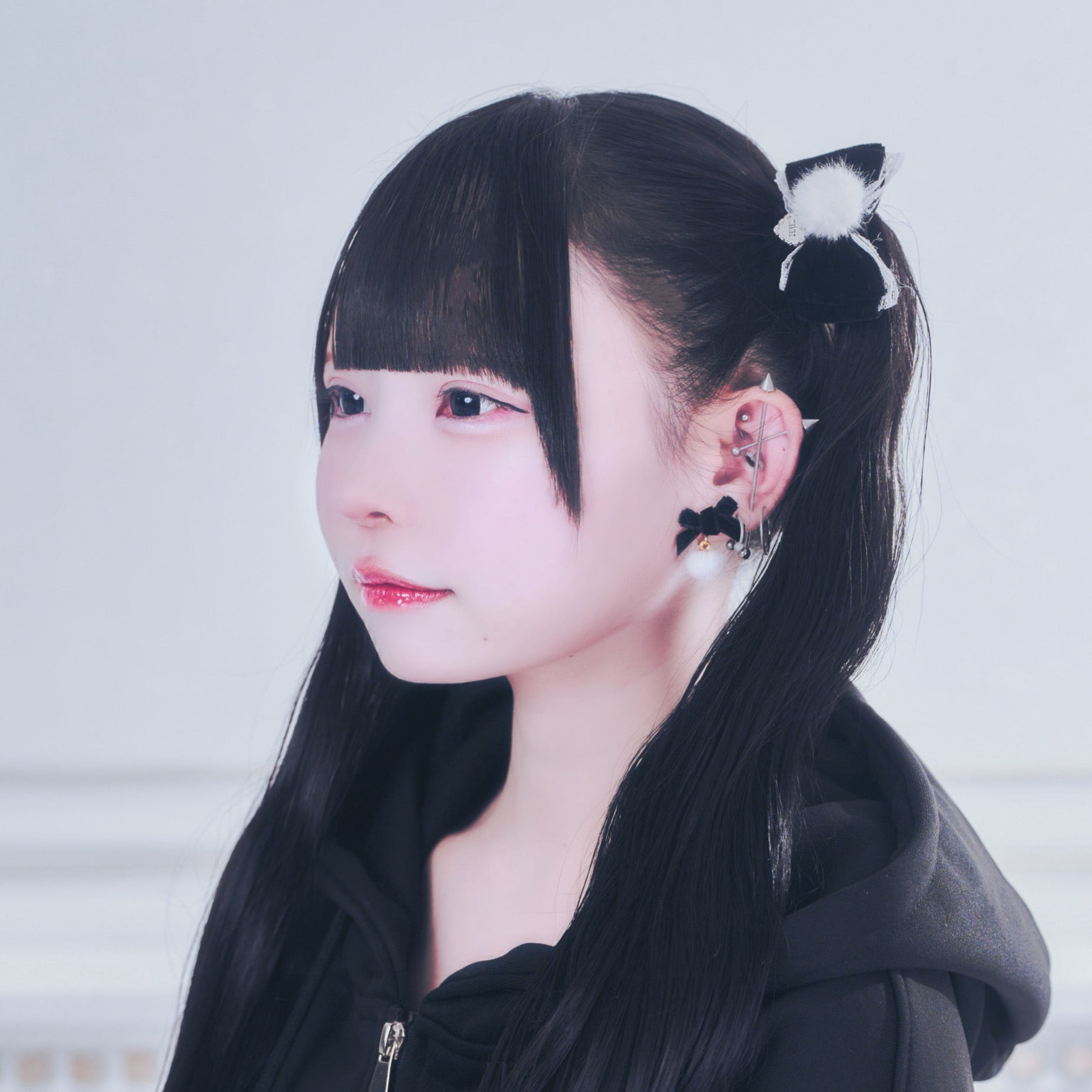 《mine》ポンポンベロアリボン