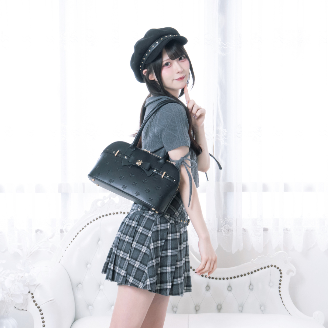 《LAFARY closet》ロゴエンボスボストン