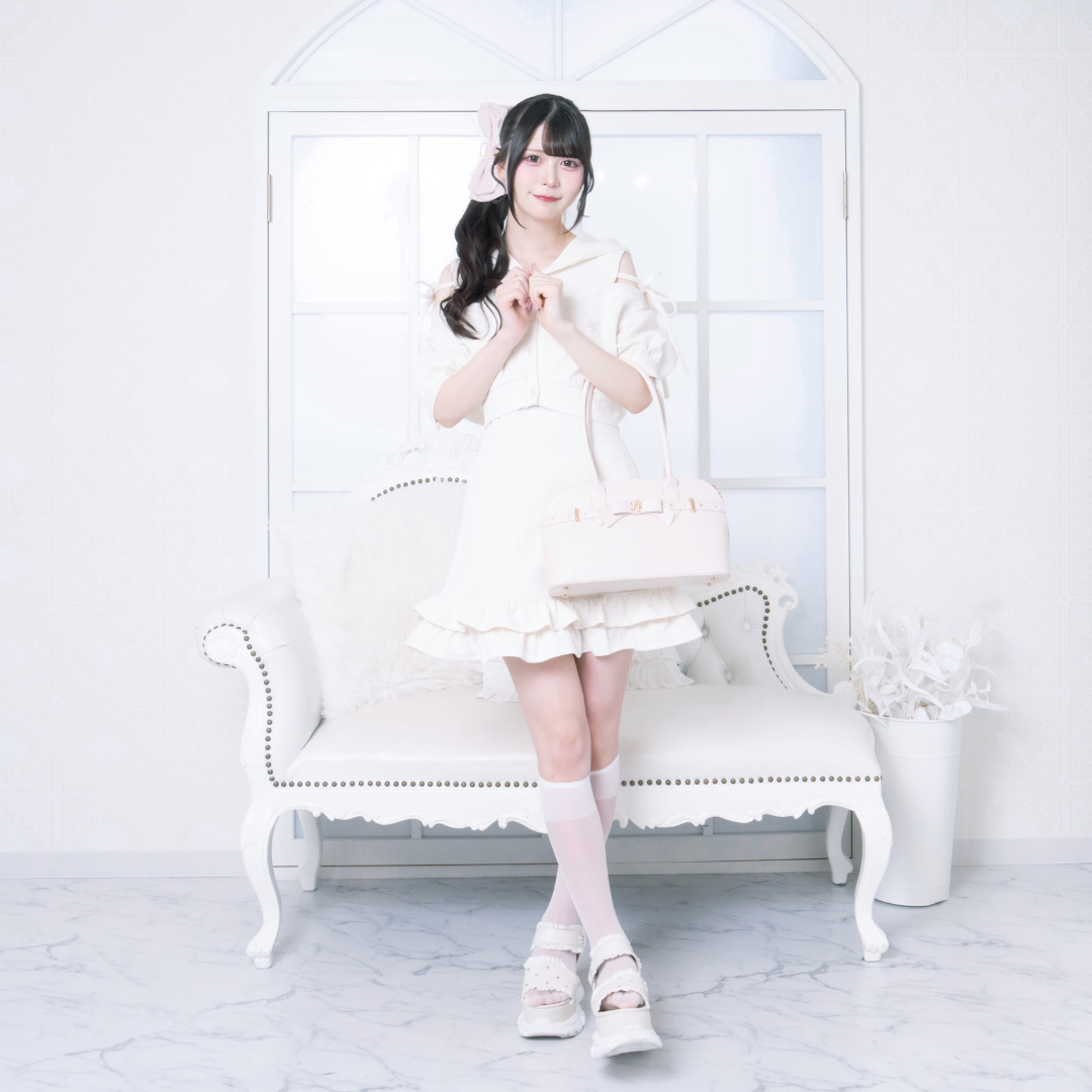 《LAFARY closet》ロゴエンボスボストン