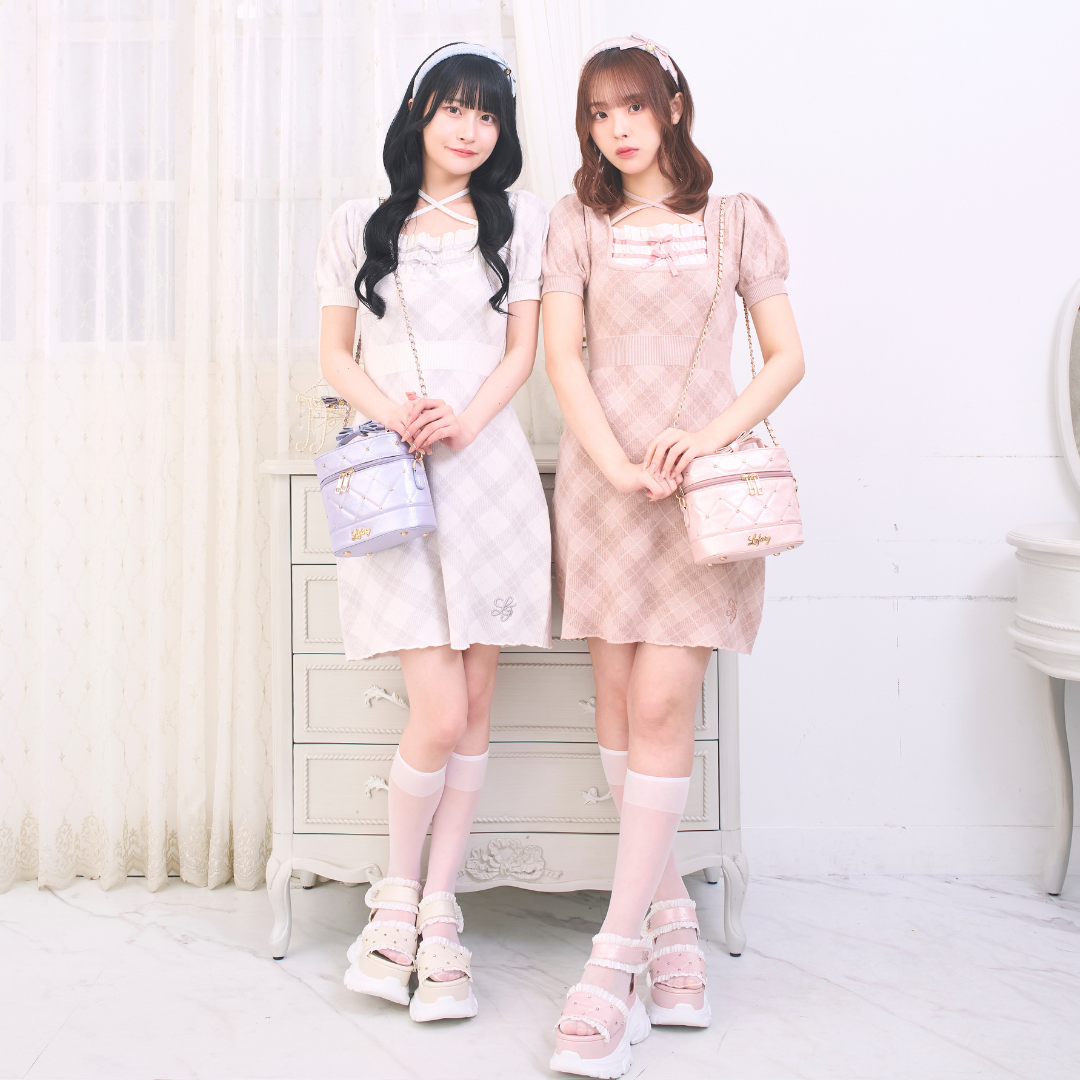 ホワイト:159cm/ピンクベージュ:161cm