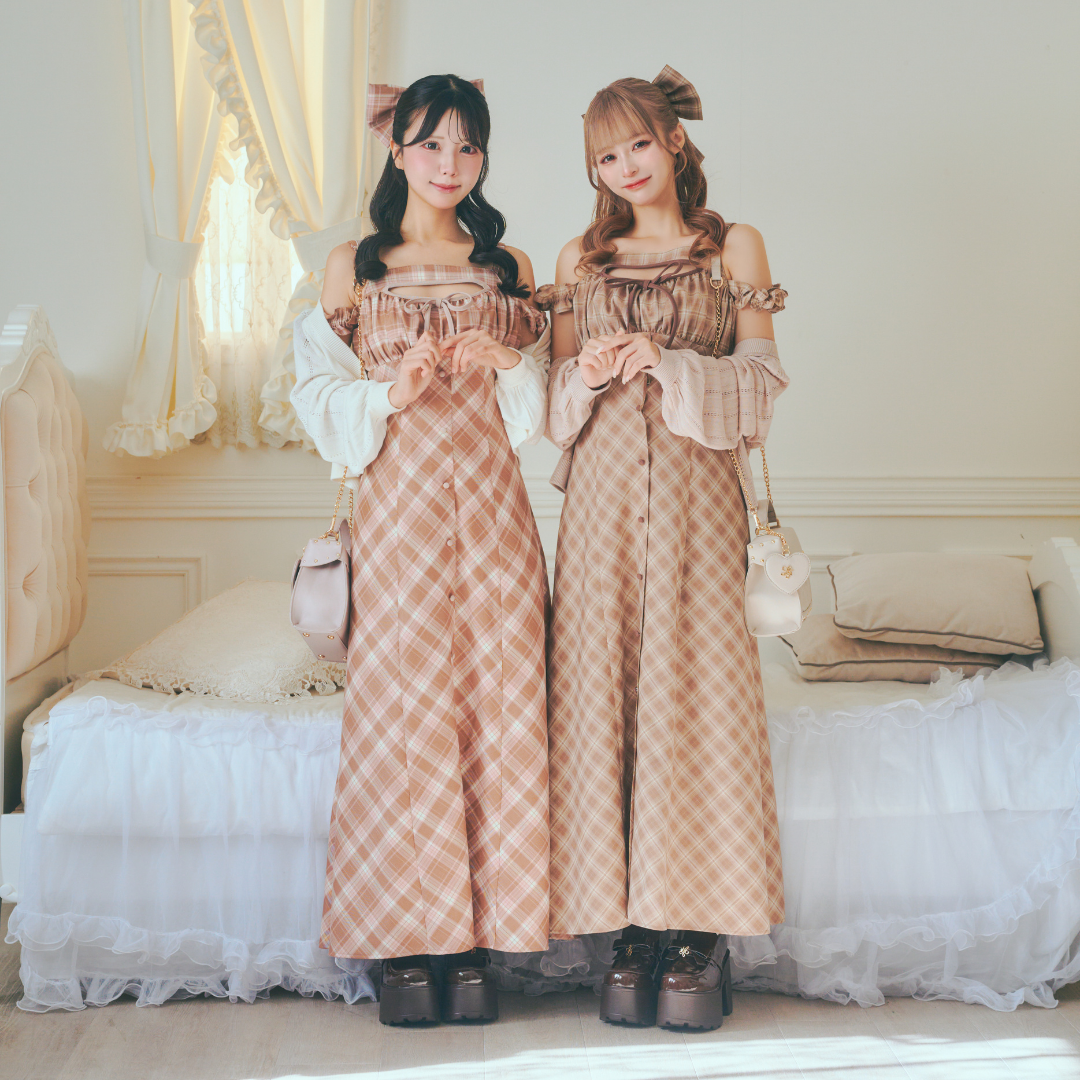 《LAFARY》ロゴプレート付きカーディガン