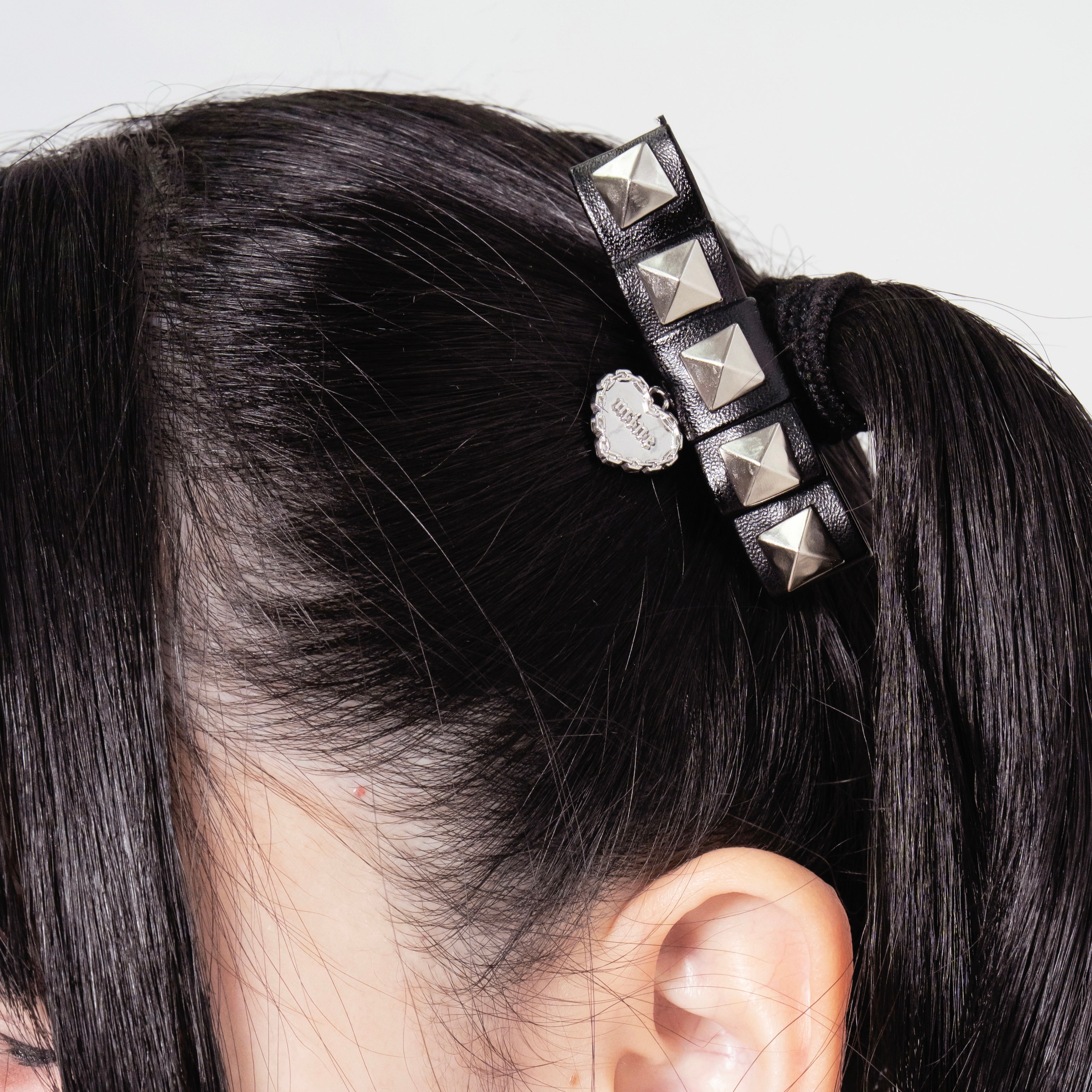 《mine》スタッズレザースリムリボン