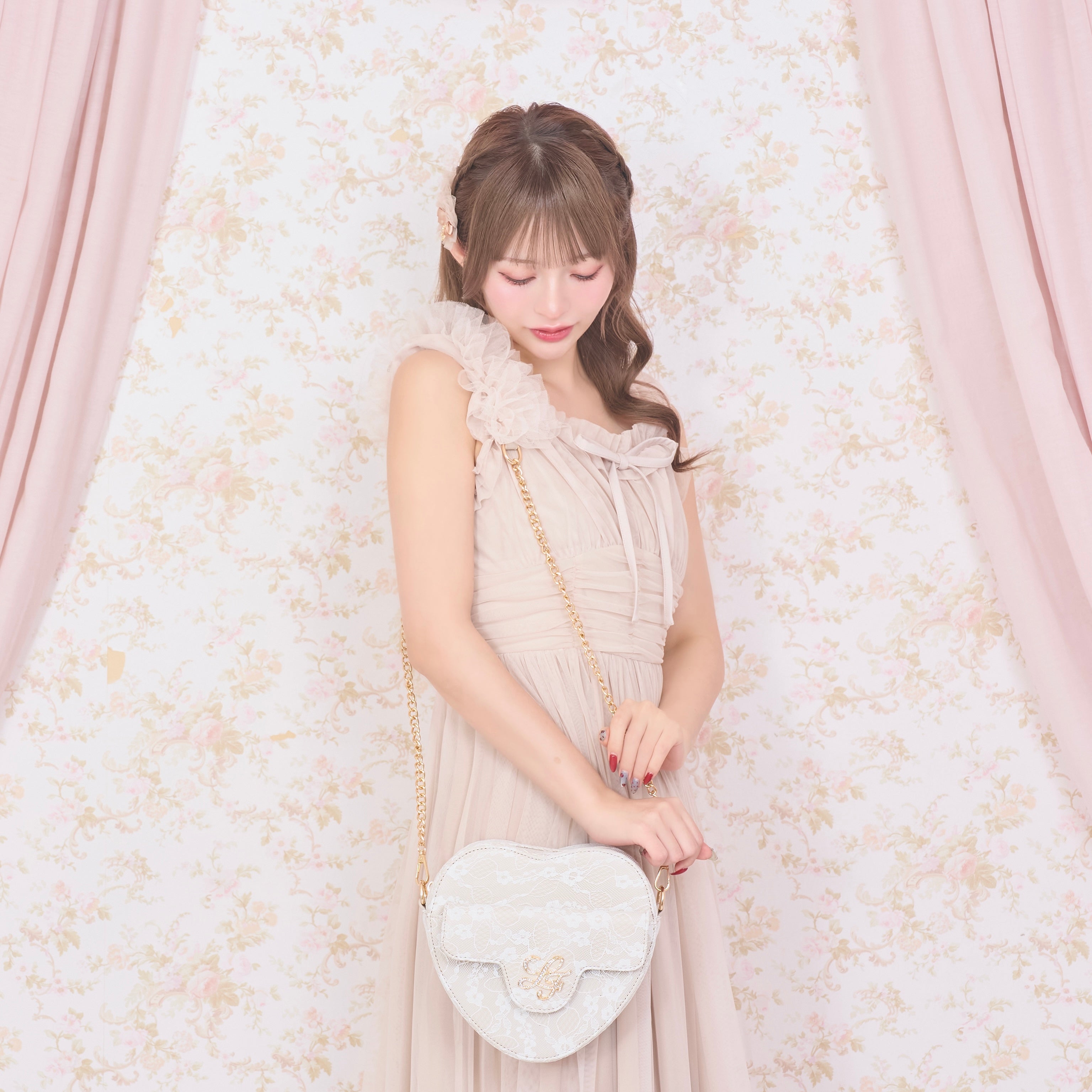 ベージュ:156cm