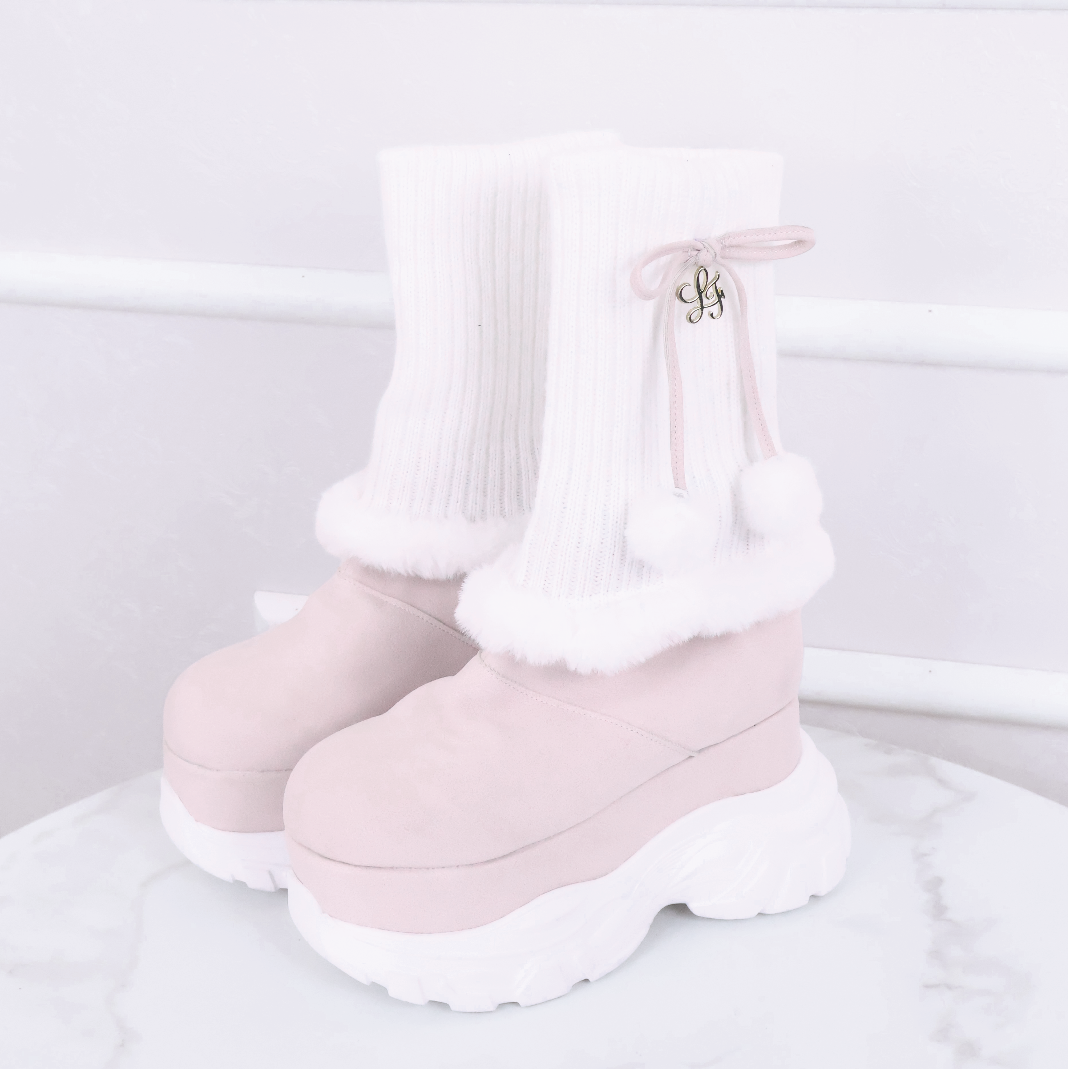 《LAFARY closet》ルーズニット厚底ブーツ