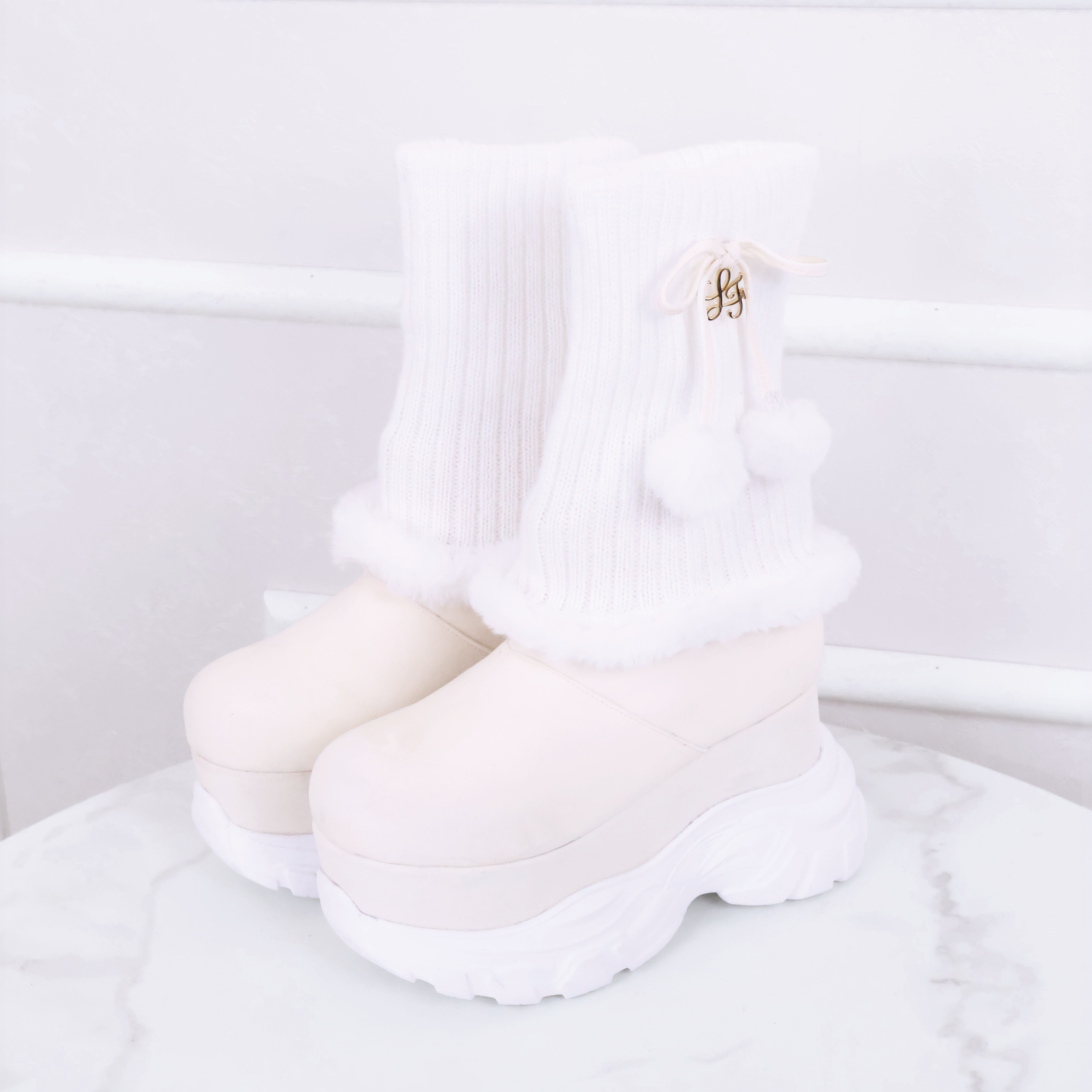 《LAFARY closet》ルーズニット厚底ブーツ