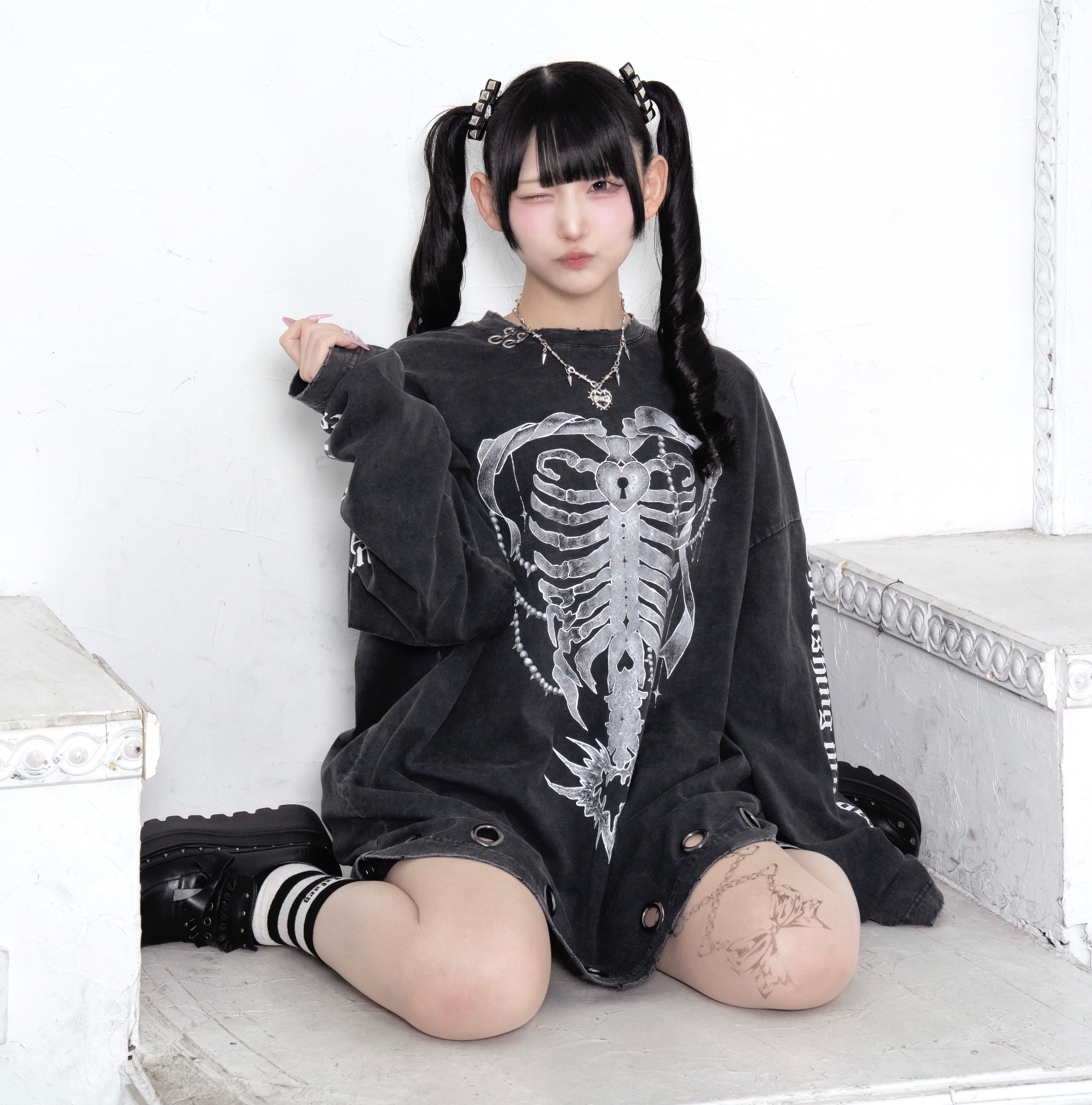 《mine》スタッズレザースリムリボン