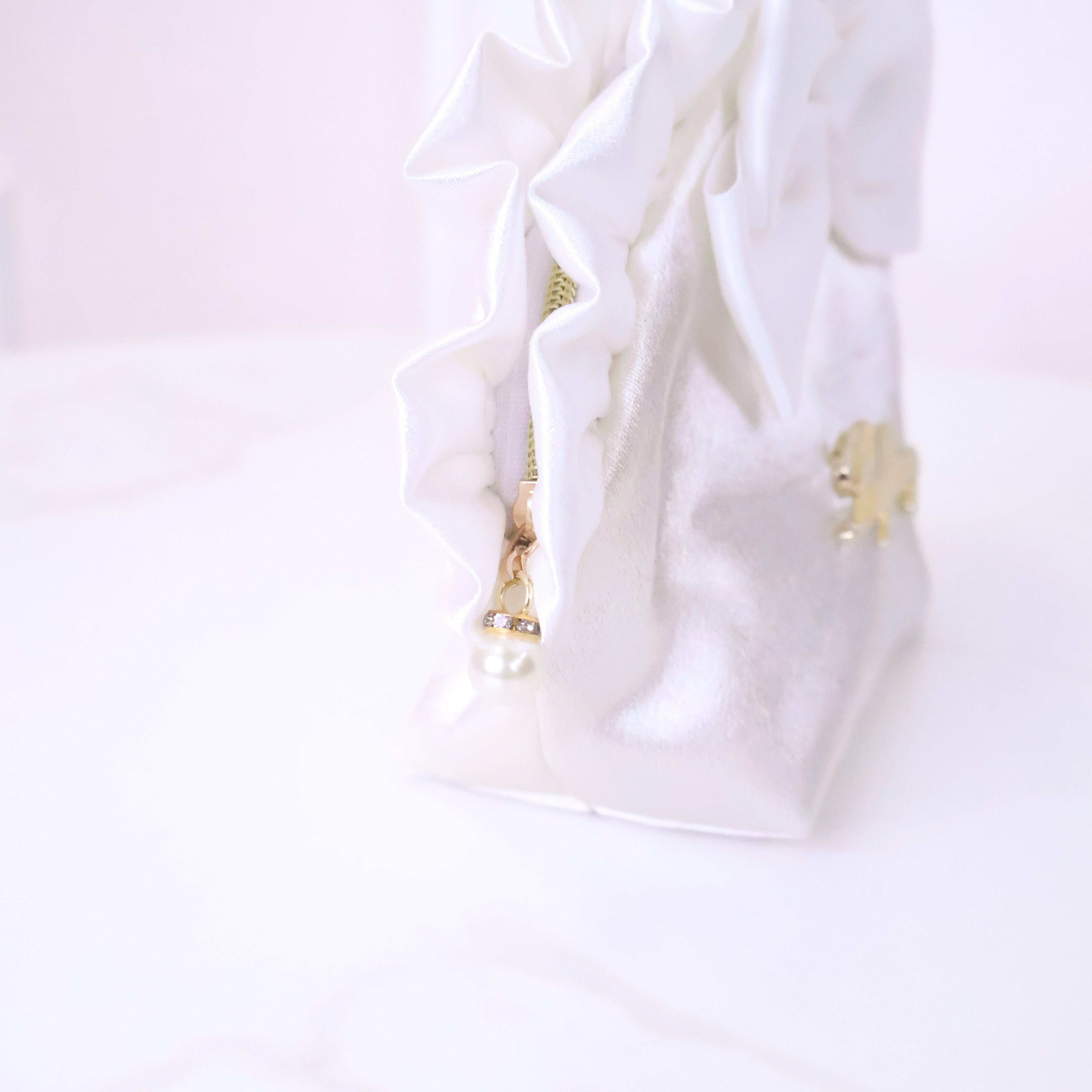 《LAFARY》リボンフリルポーチ