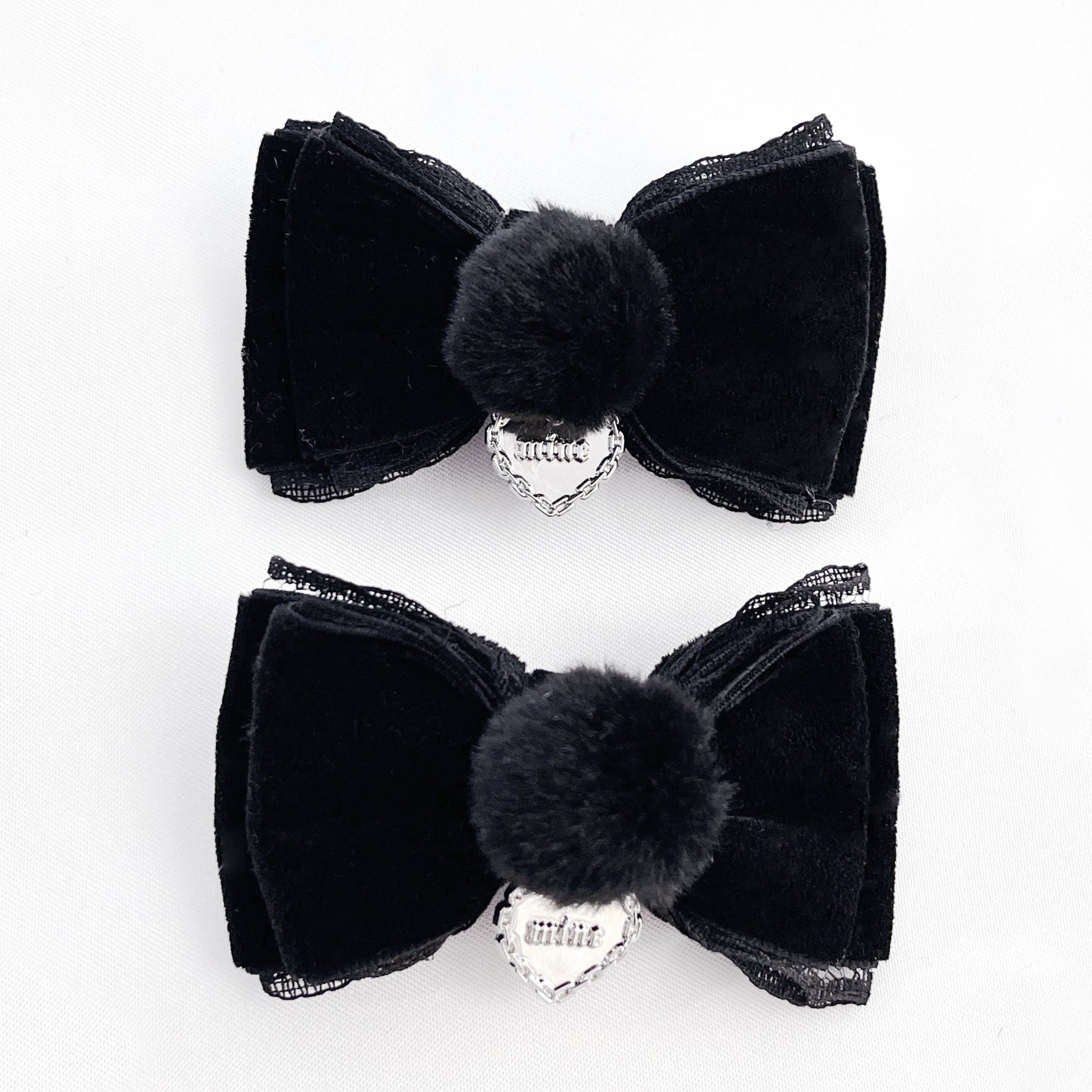 《mine》ポンポンベロアリボン