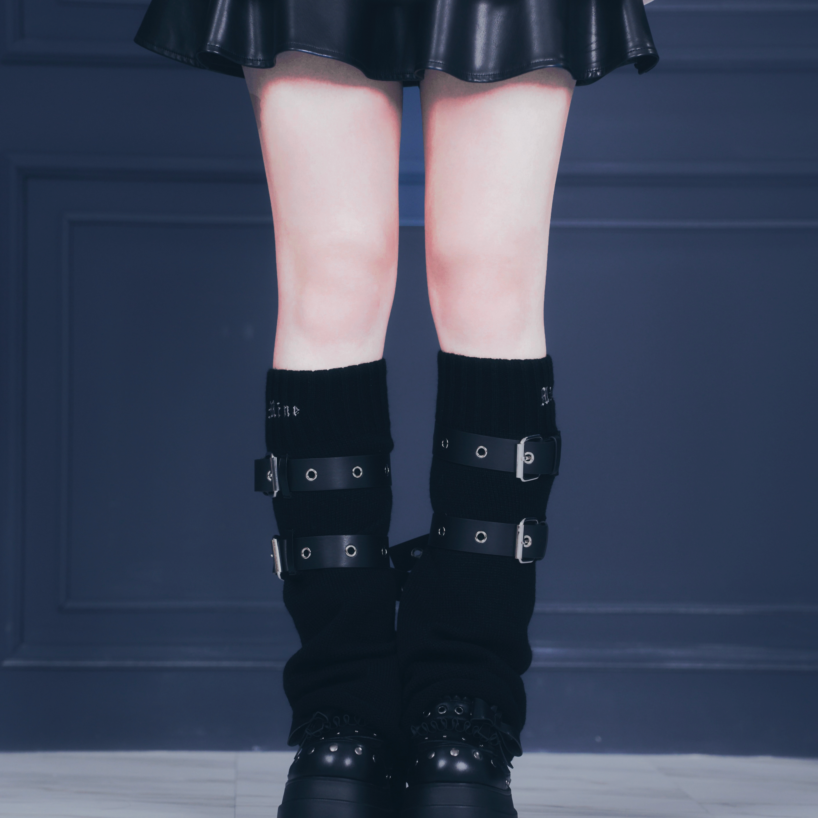 《mine》レザーベルトレッグカバー