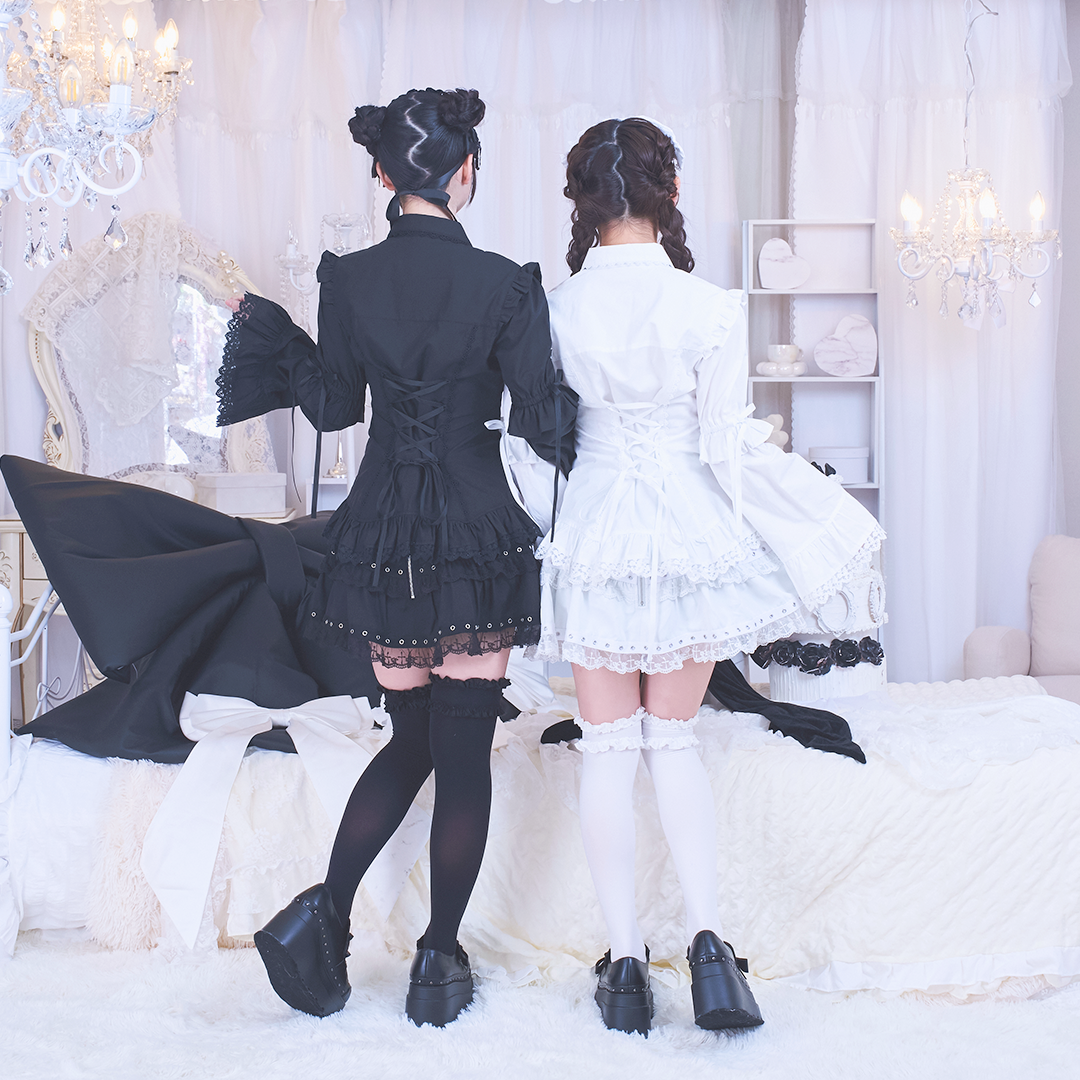 《mine》ロゴクロスベルスリーブブラウス