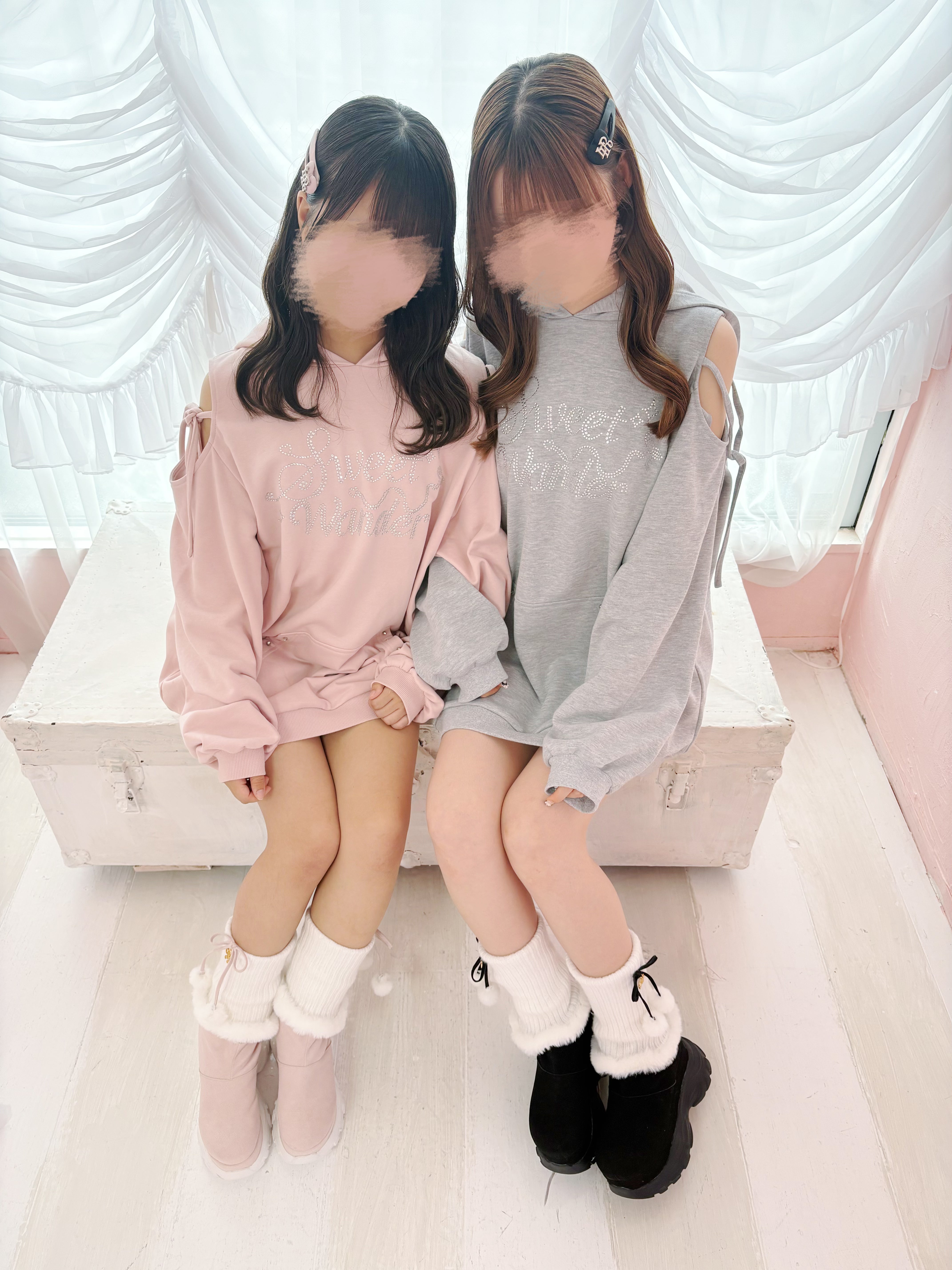 《LAFARY closet》ラインストーンロゴパーカー