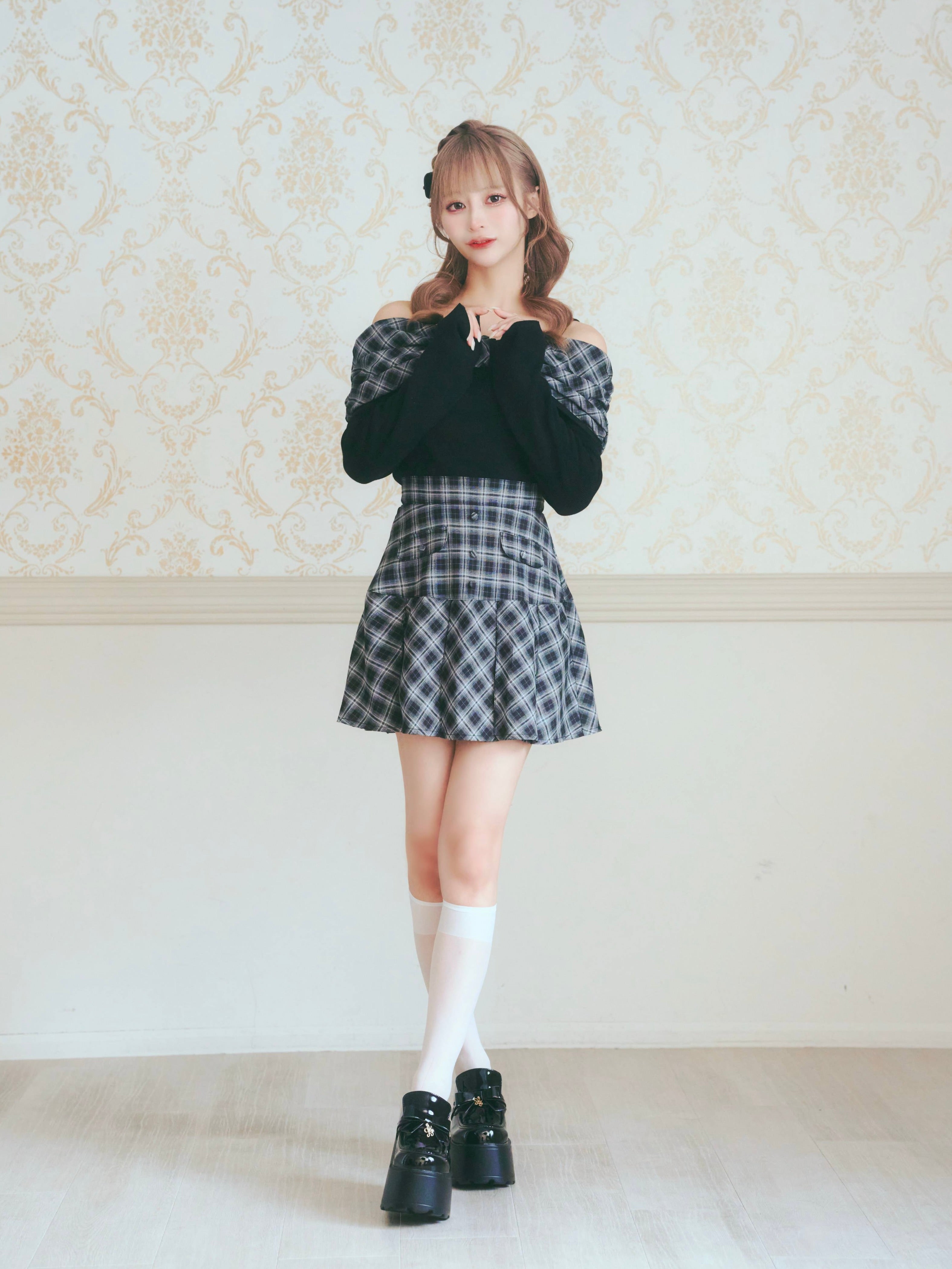 《LAFARY》オフショルチェックニットトップス