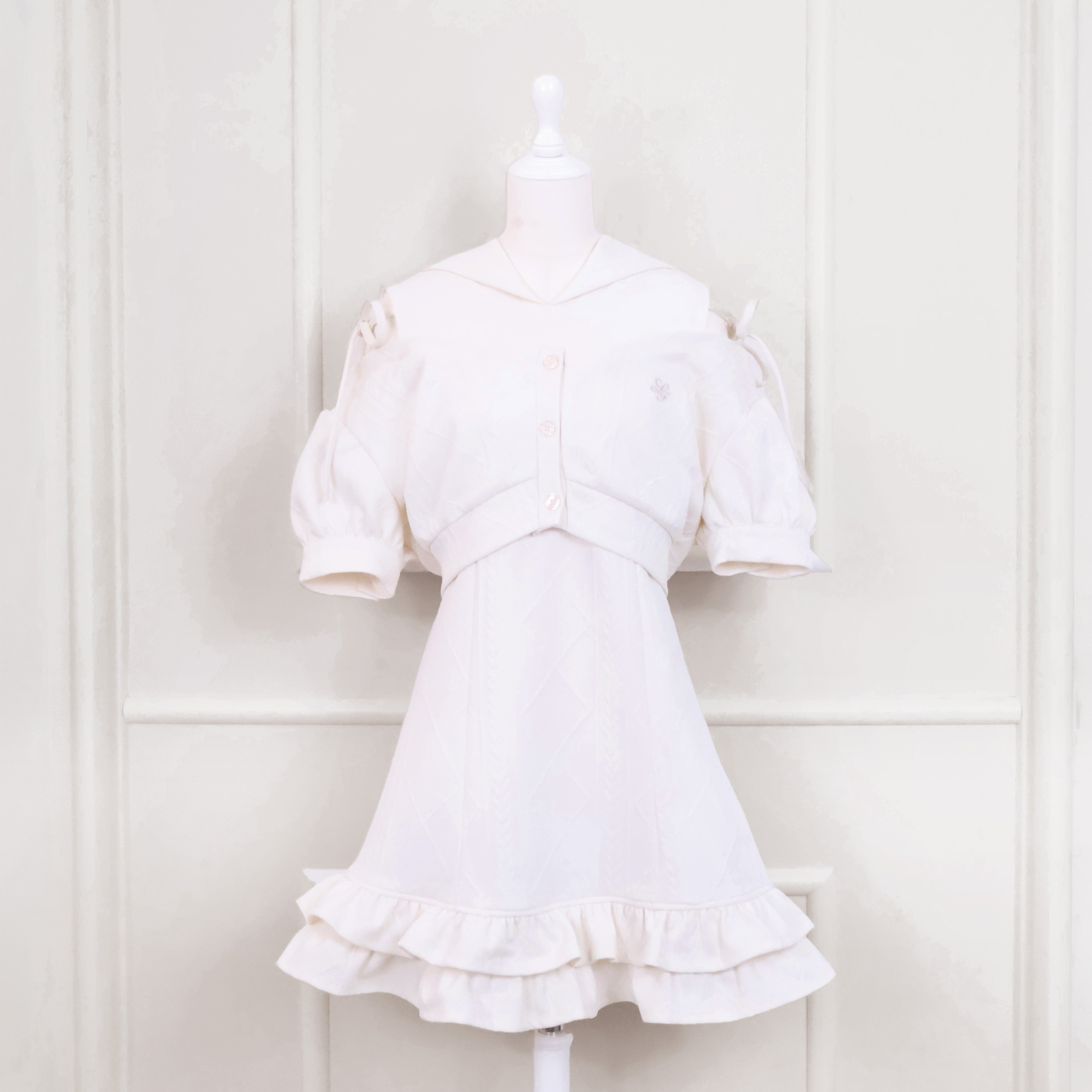 《LAFARY closet》エンブレムロゴパーカーワンピ