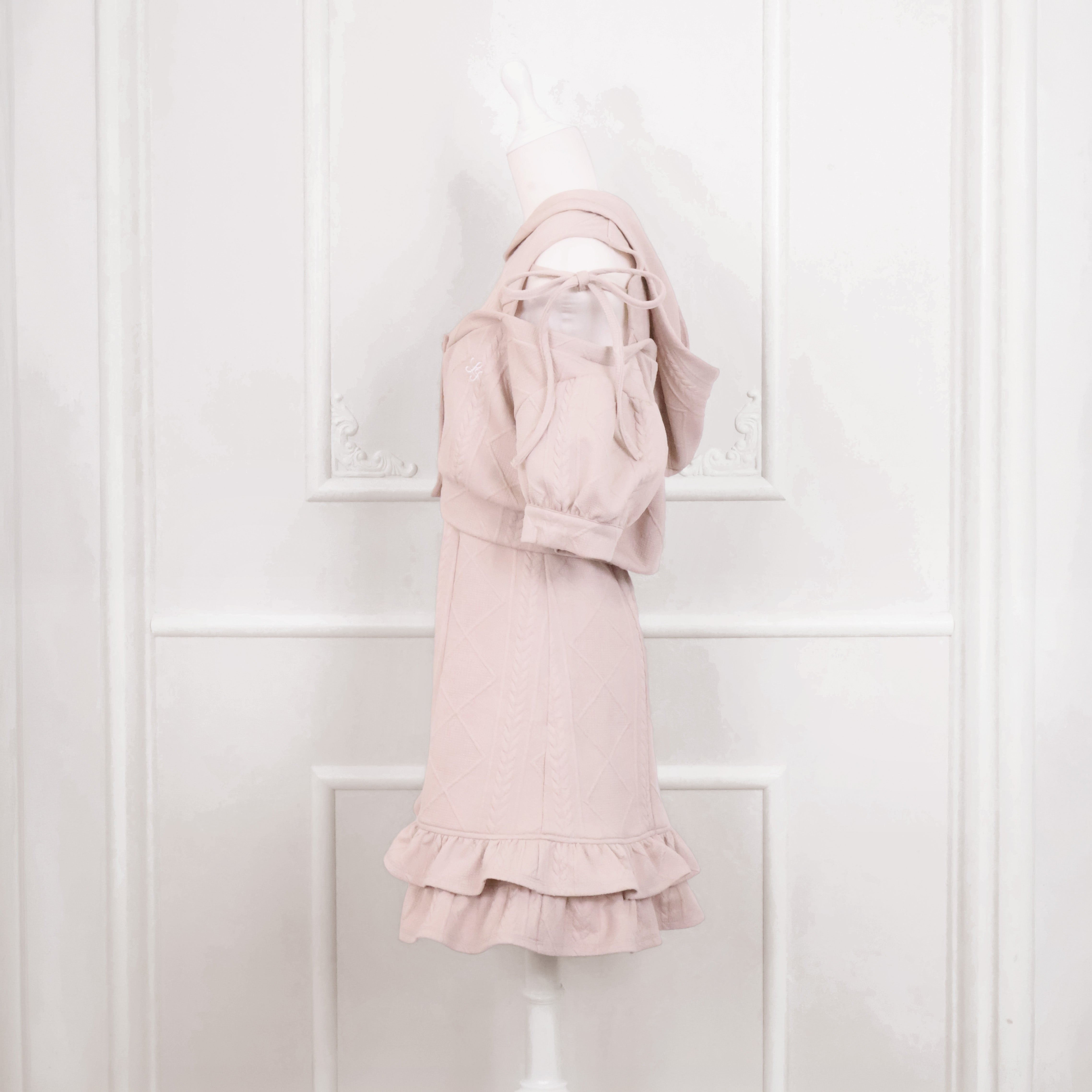 《LAFARY closet》エンブレムロゴパーカーワンピ
