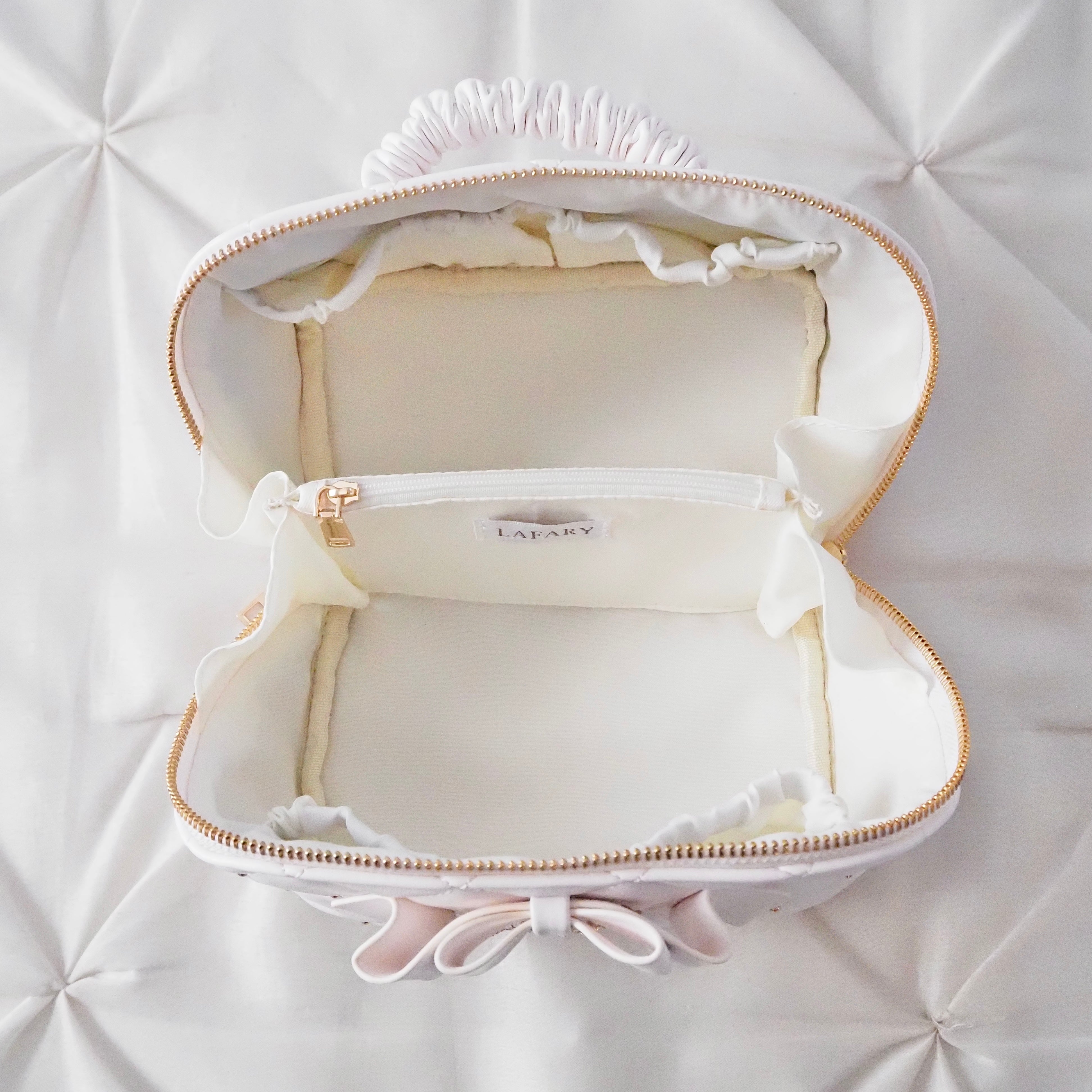 《LAFARY》キルティングメイクポーチ