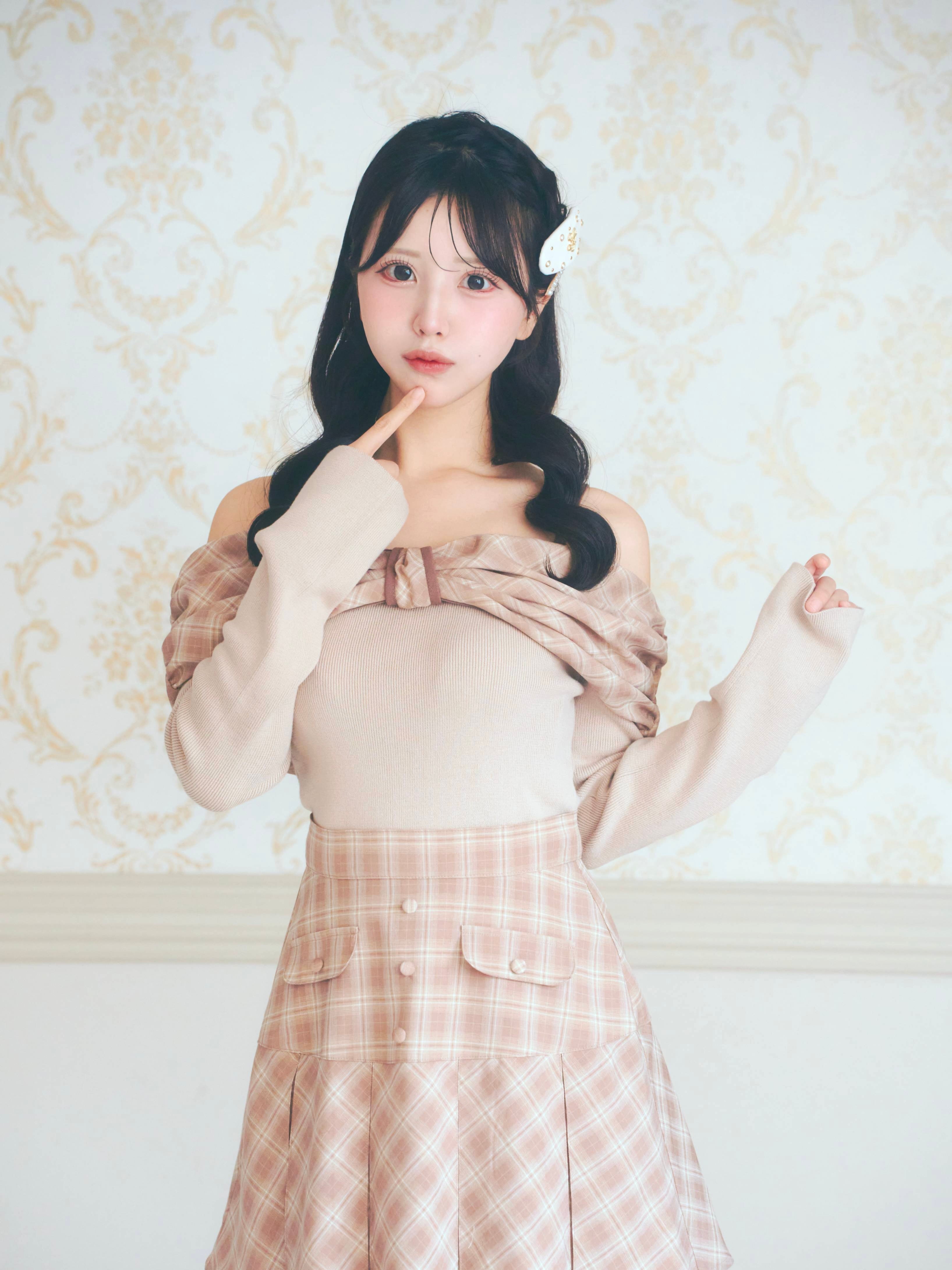 《LAFARY》オフショルチェックニットトップス