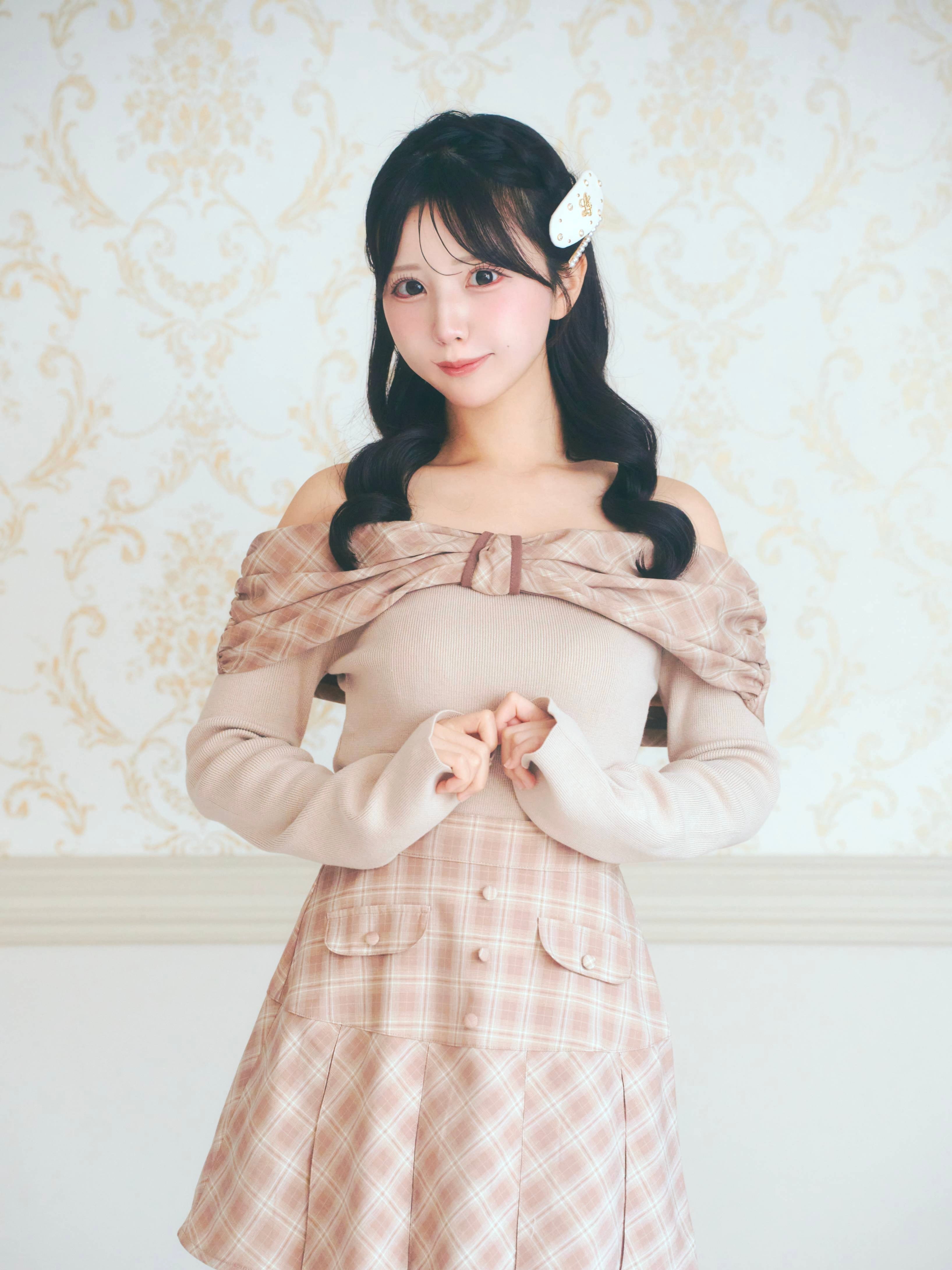 《LAFARY》オフショルチェックニットトップス