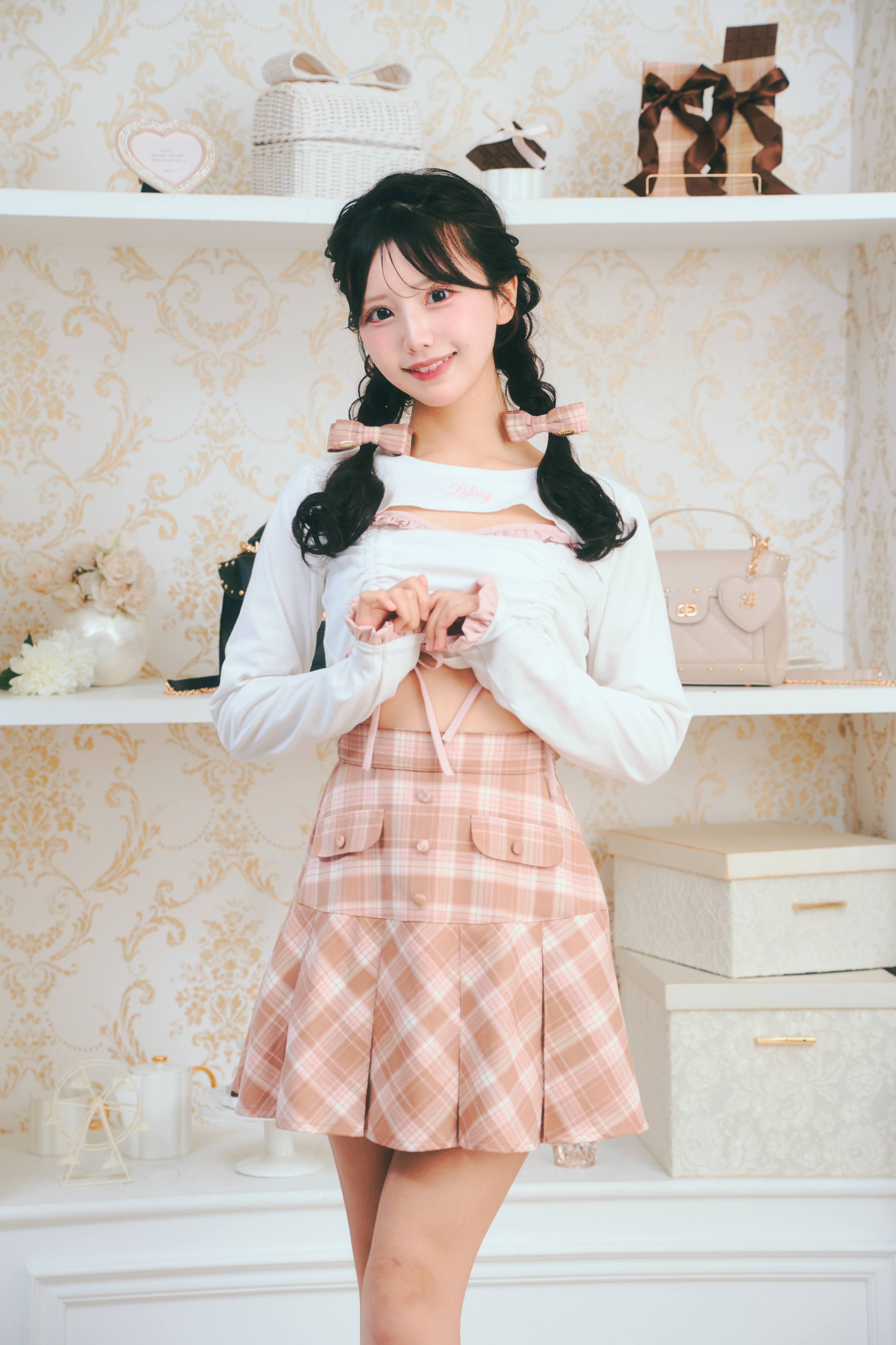 《LAFARY》ドロストリボントップス