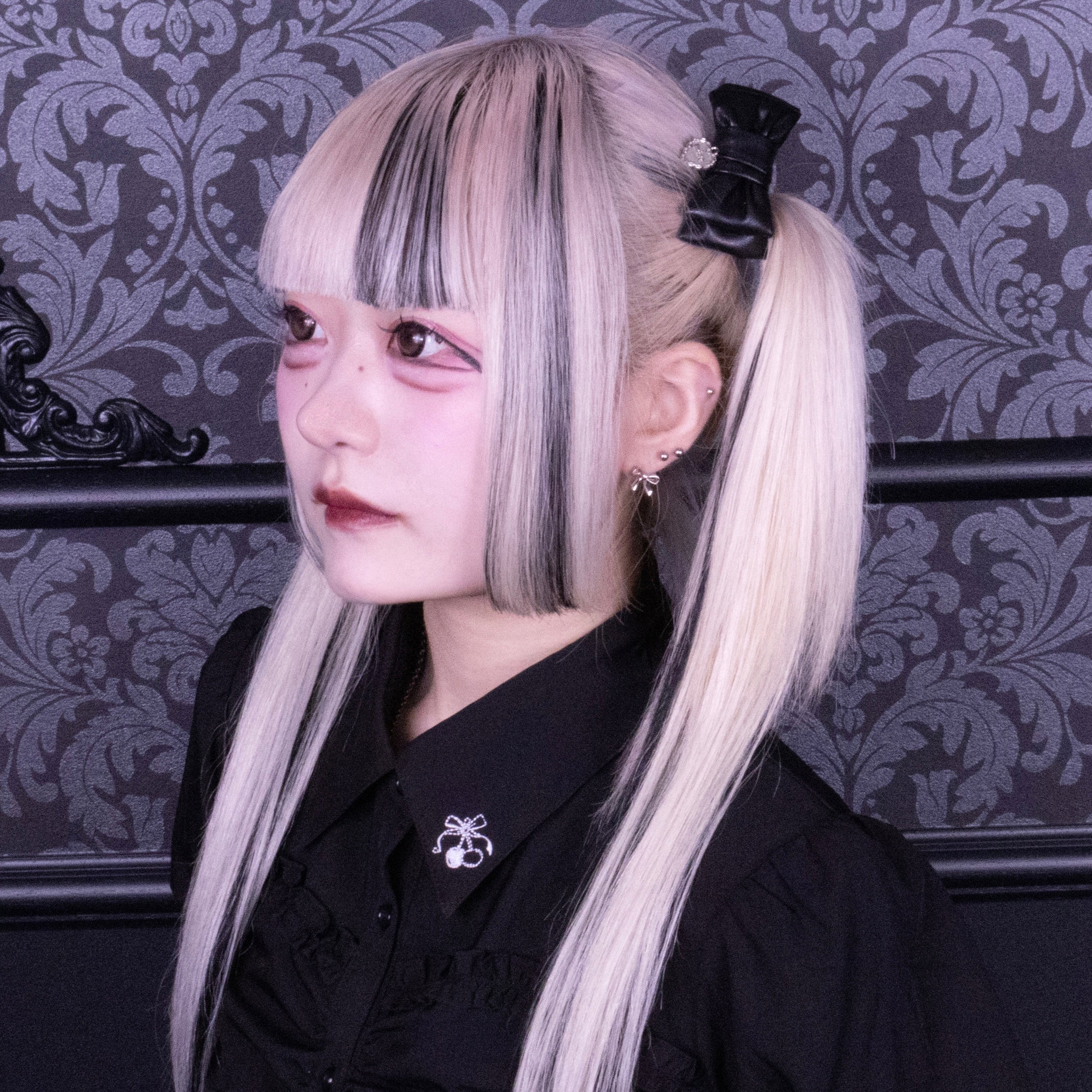 《mine》レザーリボン