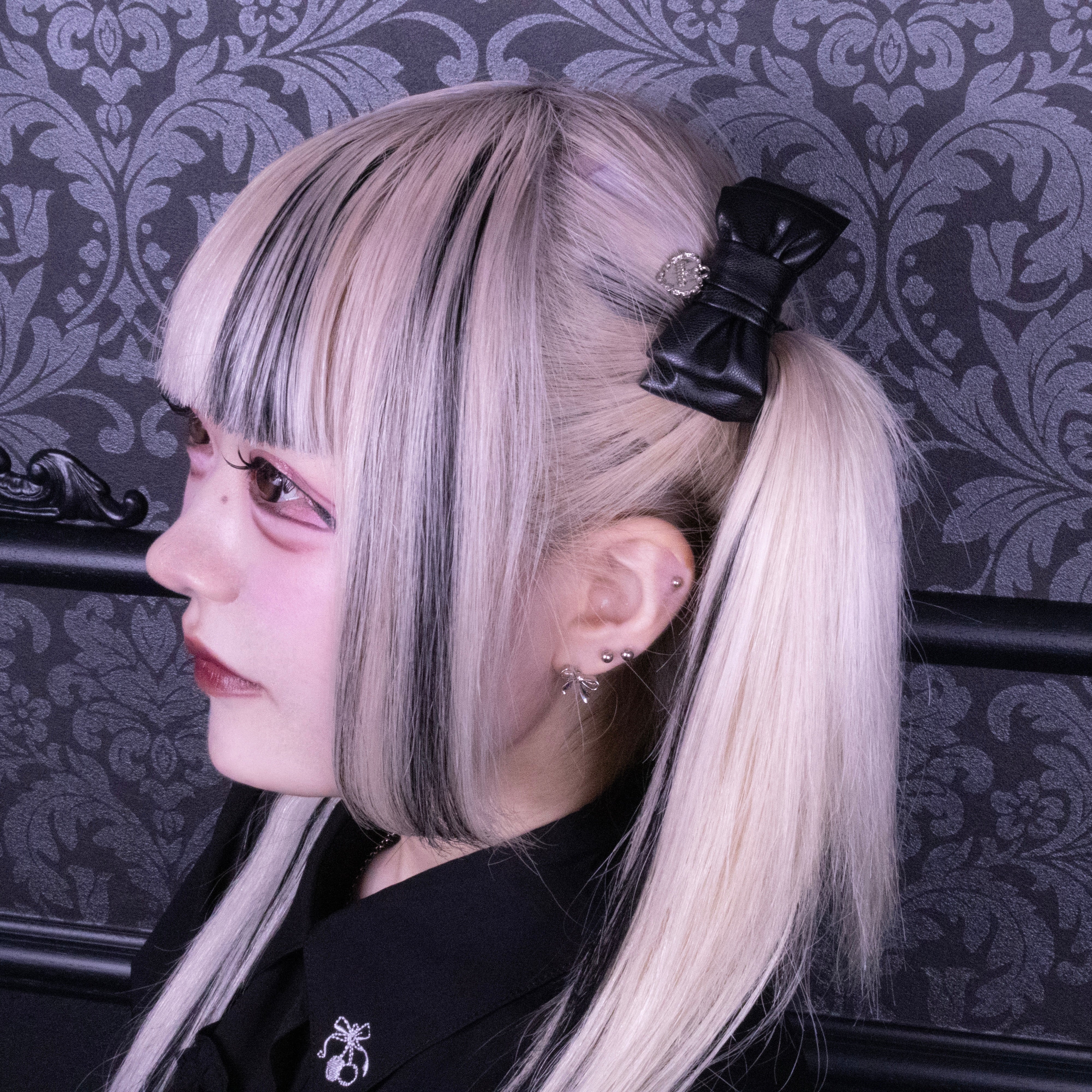 《mine》レザーリボン