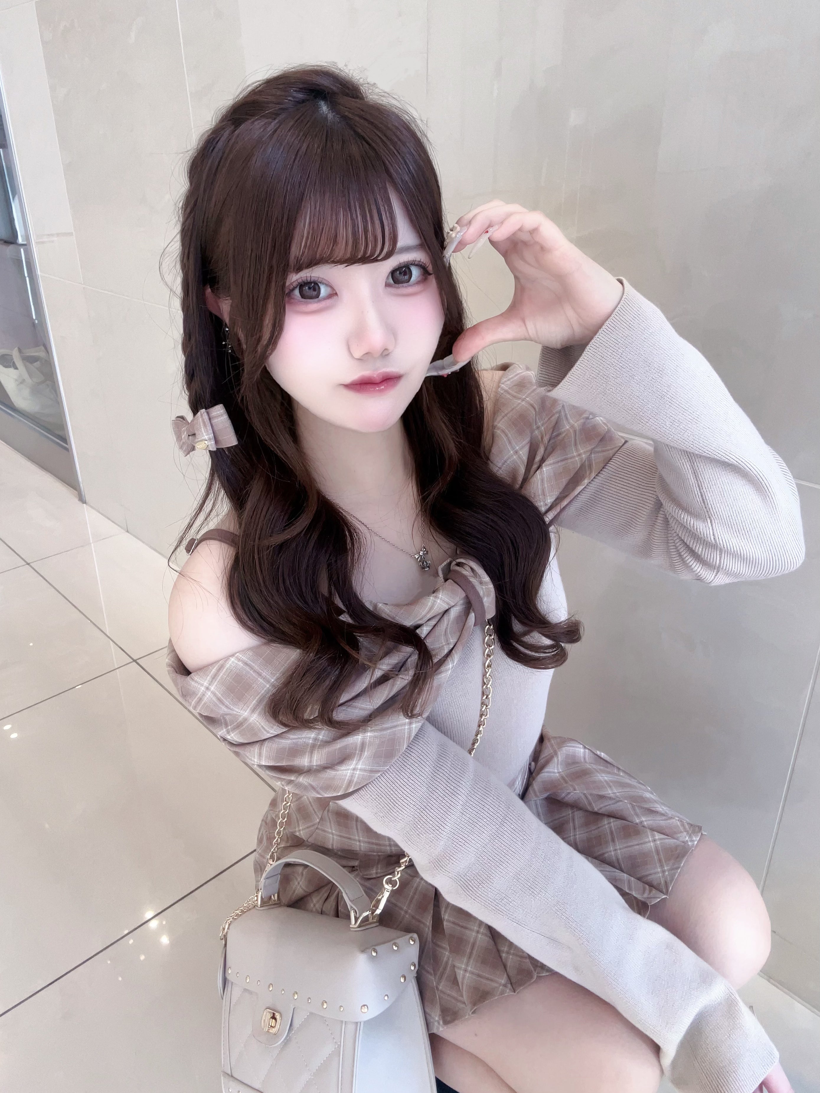 《LAFARY》オフショルチェックニットトップス