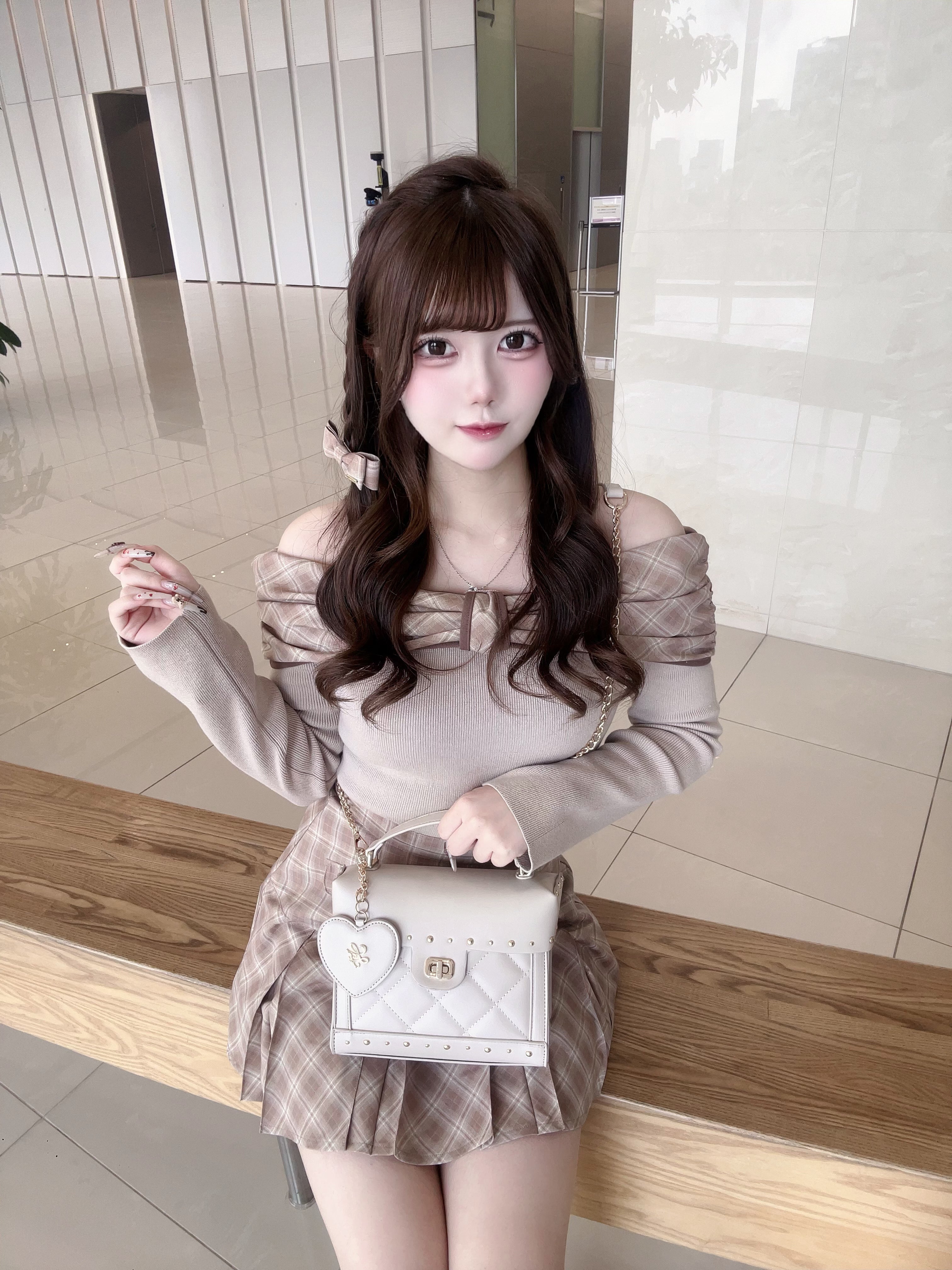 《LAFARY》オフショルチェックニットトップス